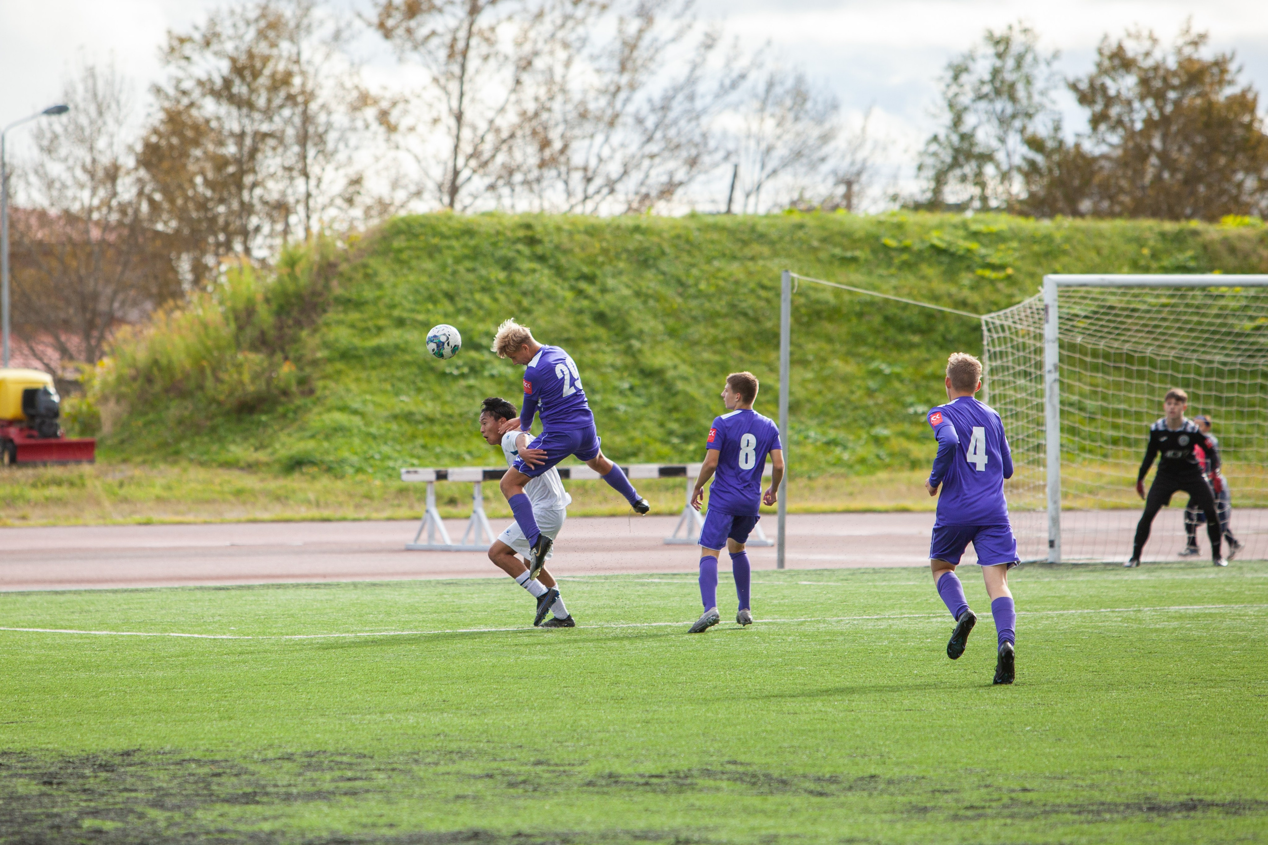 Матч юношеской футбольной лиги между командами СШ «Сахалин» и «СШОР № 1» (Комсомольск-на-Амуре). Кутузов Евгений Фотограф в Южно-Сахалинске