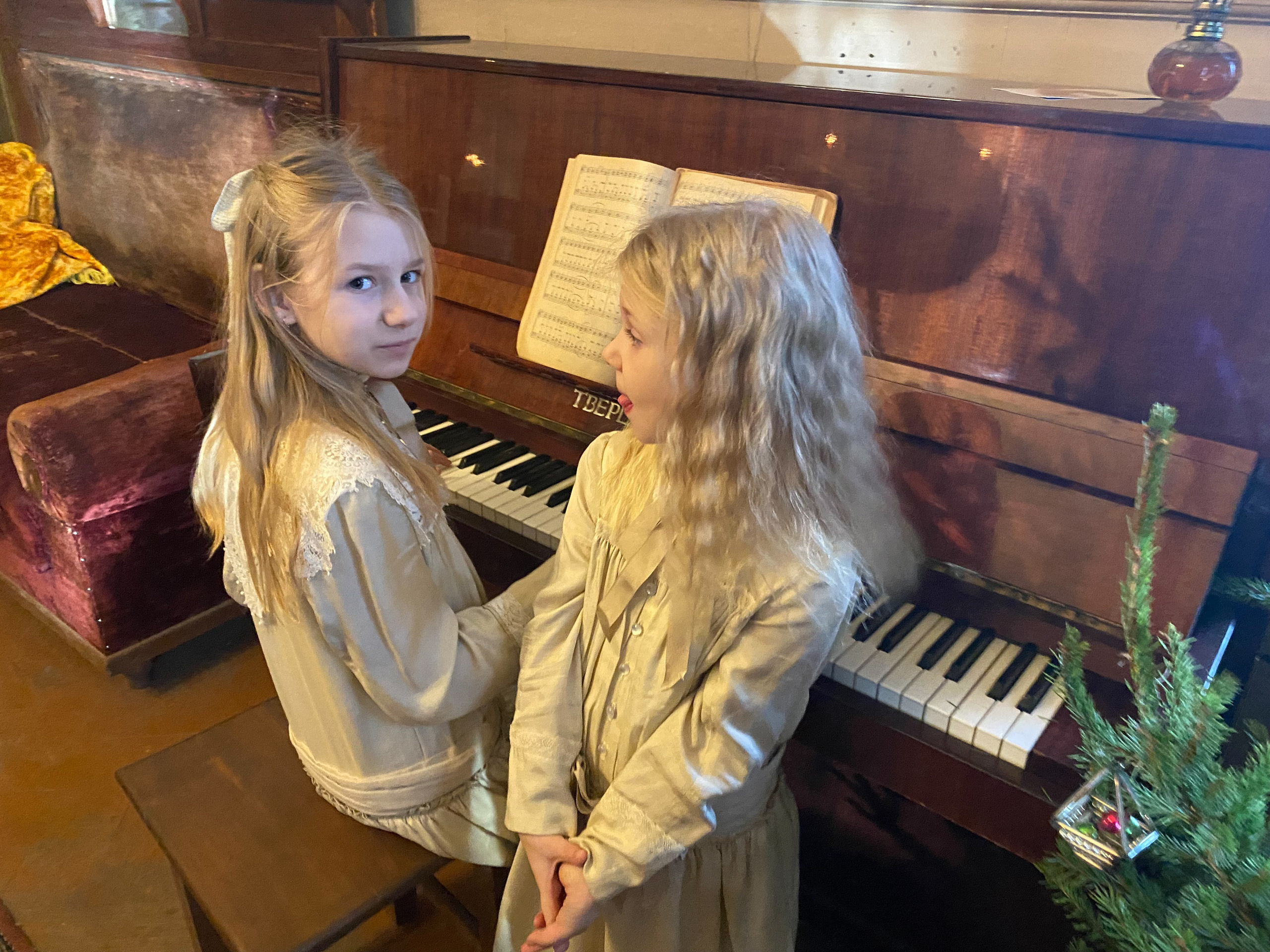 ВЫШНИЙ ВОЛОЧЕК. Контакты