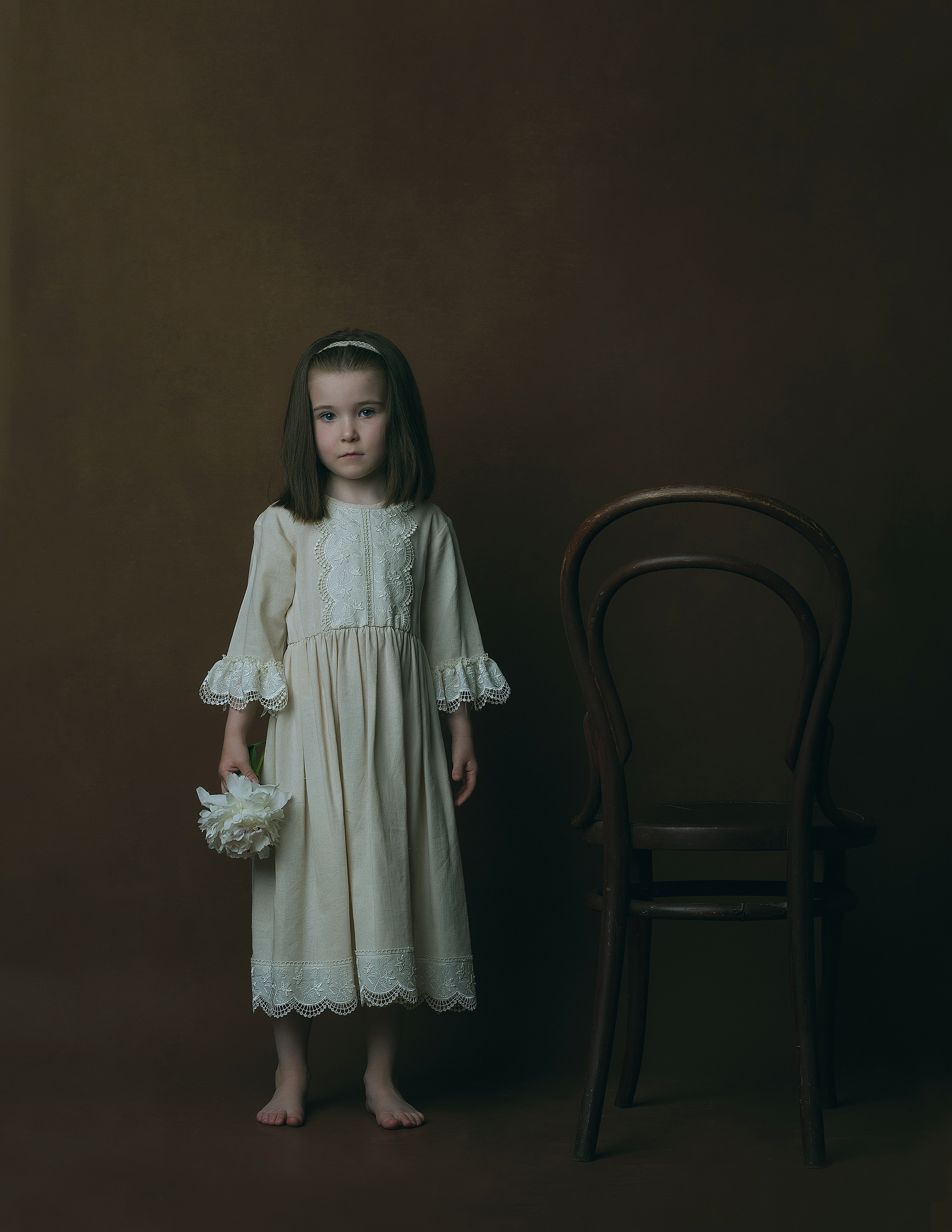 Алиса и пионы. Детский fineart фотограф в Ростове-на-Дону Алёна Журавлева