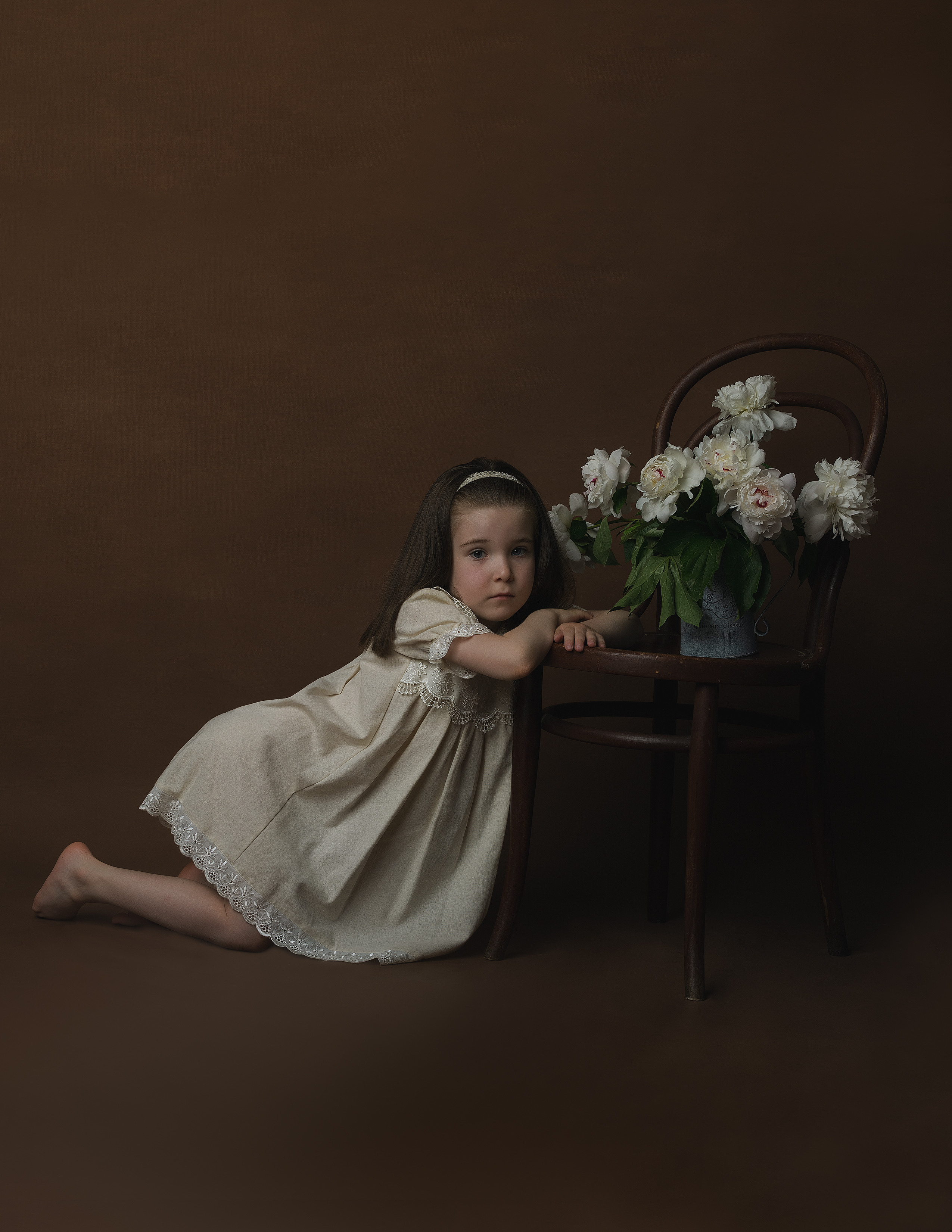 Алиса и пионы. Детский fineart фотограф в Ростове-на-Дону Алёна Журавлева