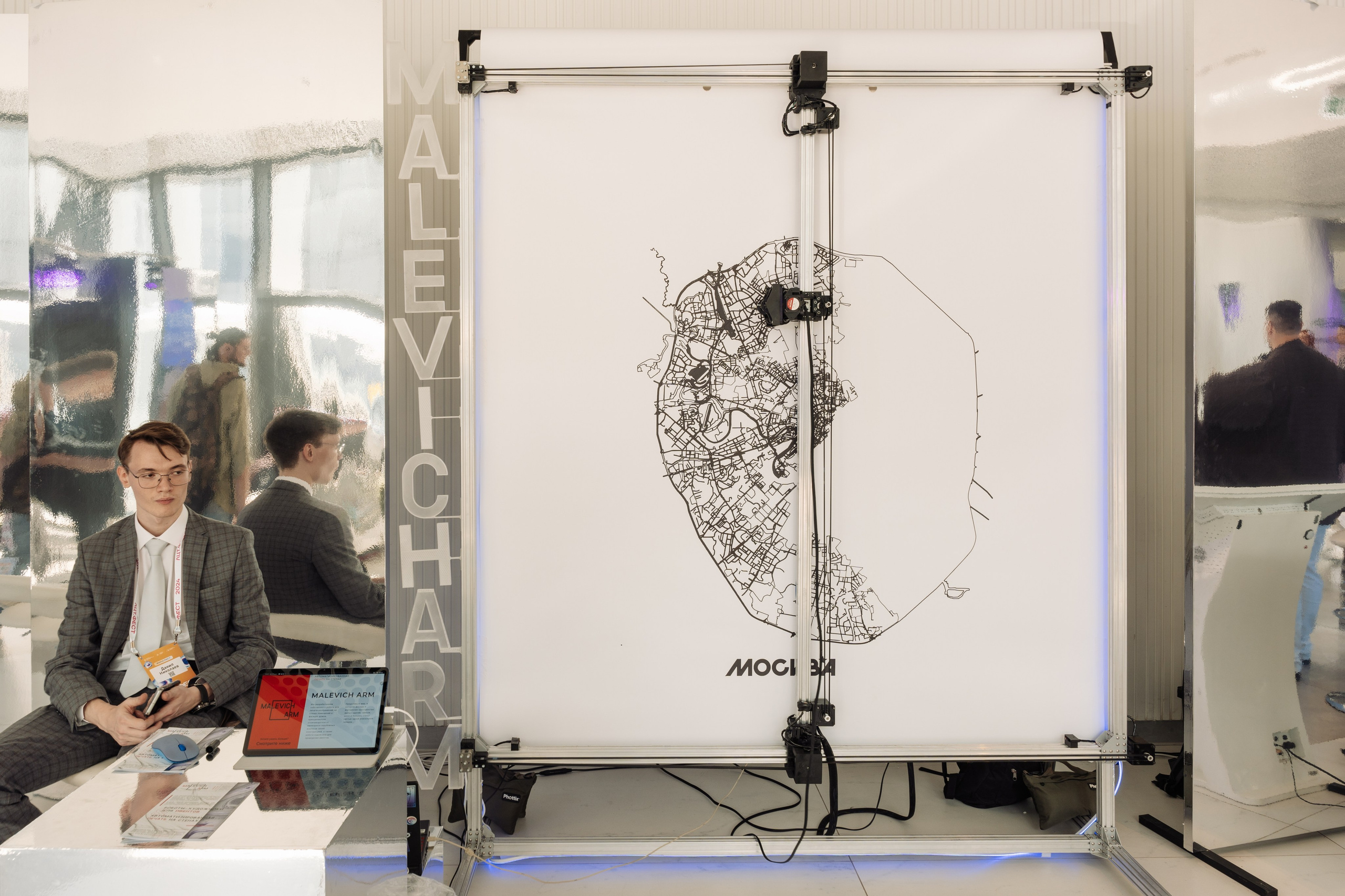 ЛЦТ ФЕСТ 2024 в арт кластере Ломоносов. Свадебные фотосессии в Москве. Фотограф Сергей Ржевский