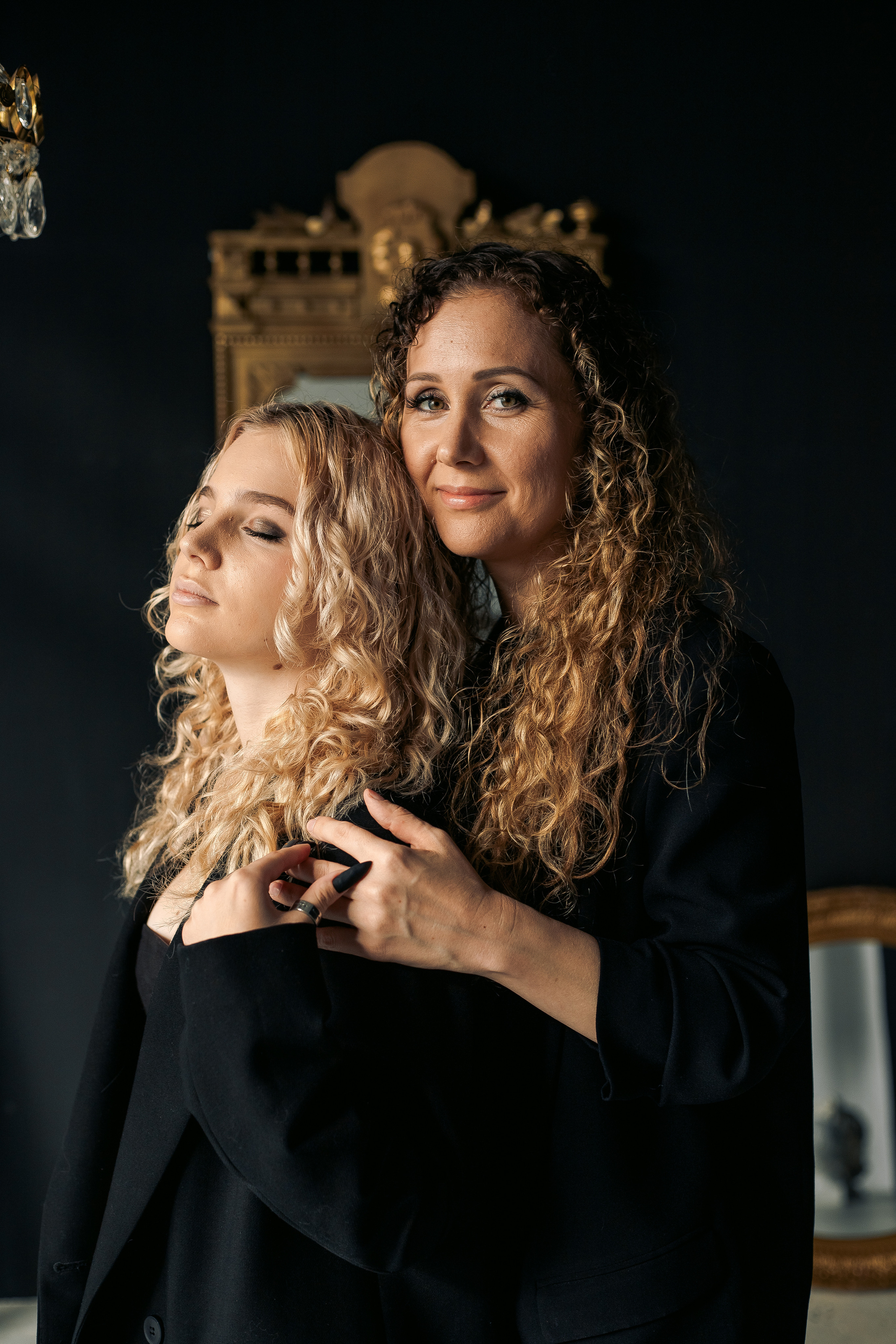 Фотосессия взрослой мамы и дочки в фотостудии Zapad. Фотограф в Санкт-Петербурге, Анна Скворцова