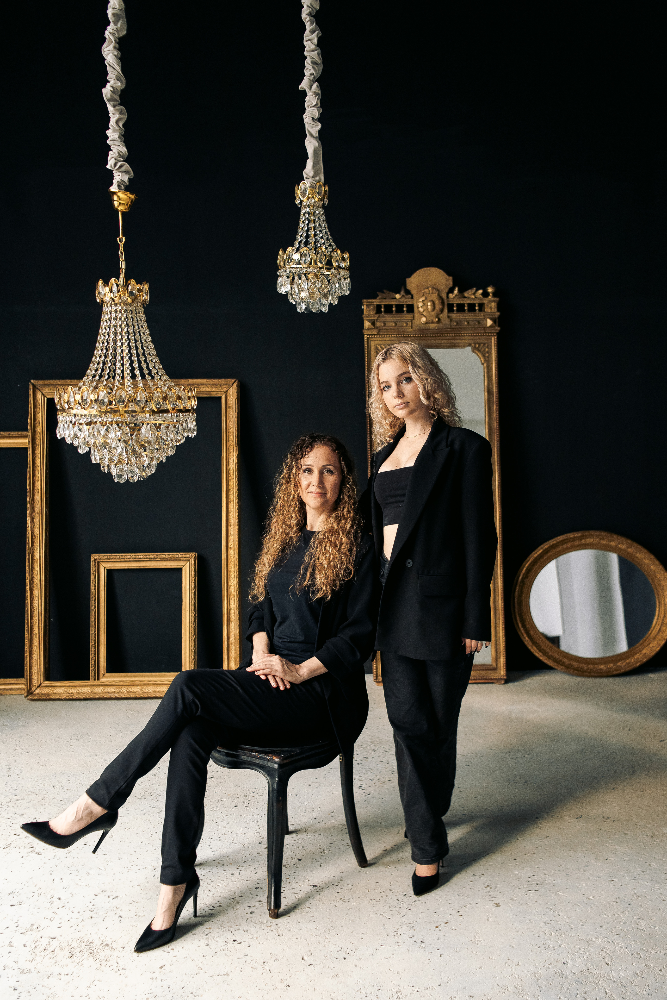 Фотосессия взрослой мамы и дочки в фотостудии Zapad. Фотограф в Санкт-Петербурге, Анна Скворцова