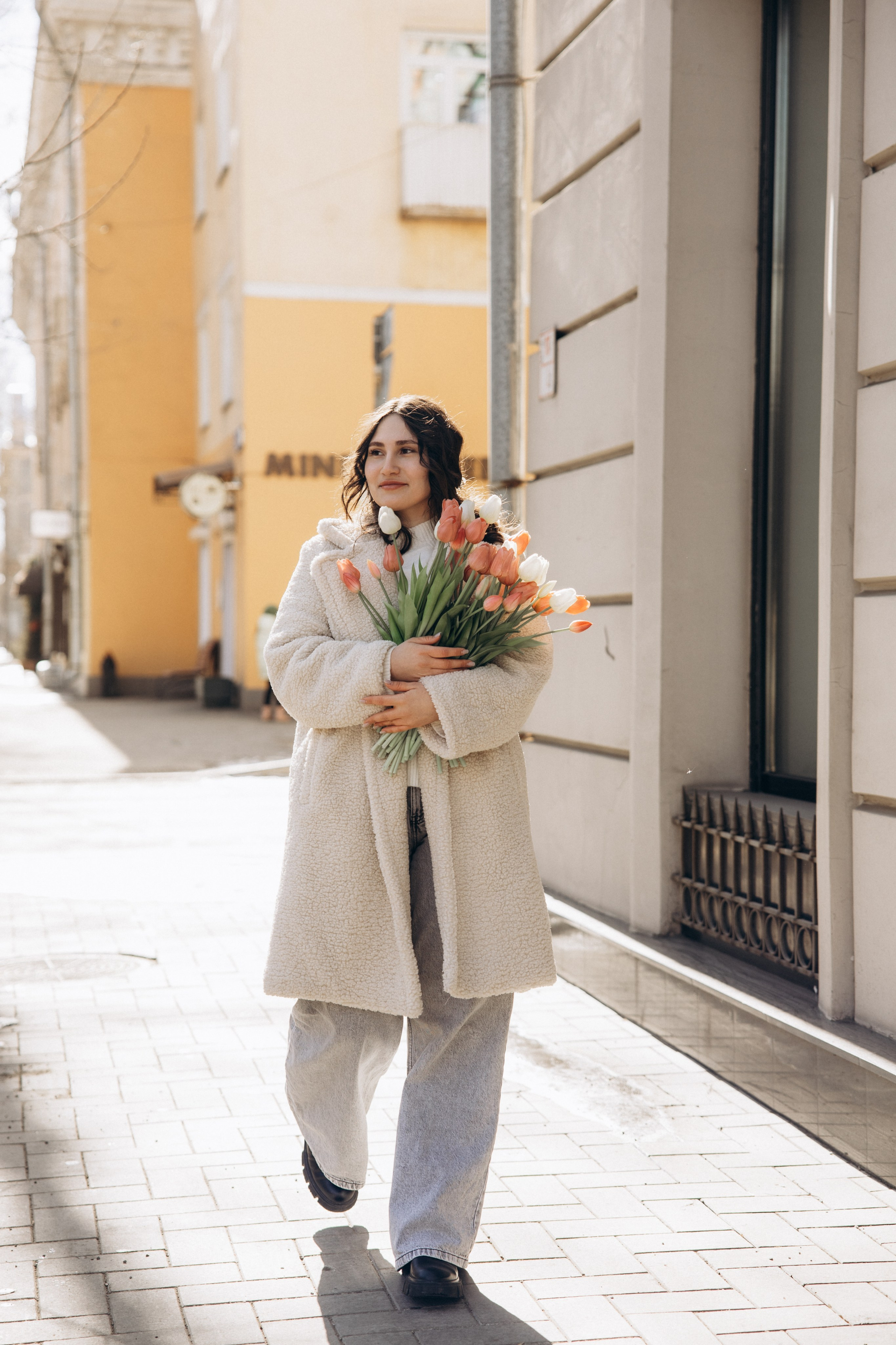 Прогулка с тюльпанами. Свадебный, семейный фотограф в Иркутске Светлана Макаричева