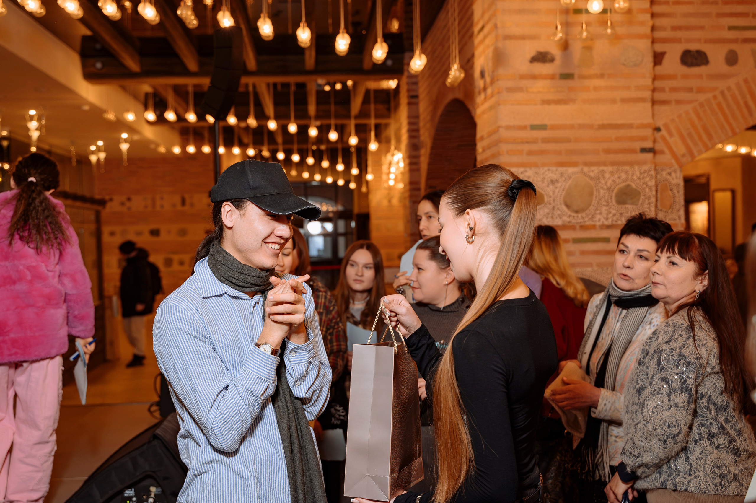 Репортажная съемка, съемка мероприятия, проект factor.by, финалист factor.by, Шамхал Хачатурян, Ибрагим Карасов, фактор бай, фотограф Ольга Шаповалова, съемка фанатов, минск, беларусь