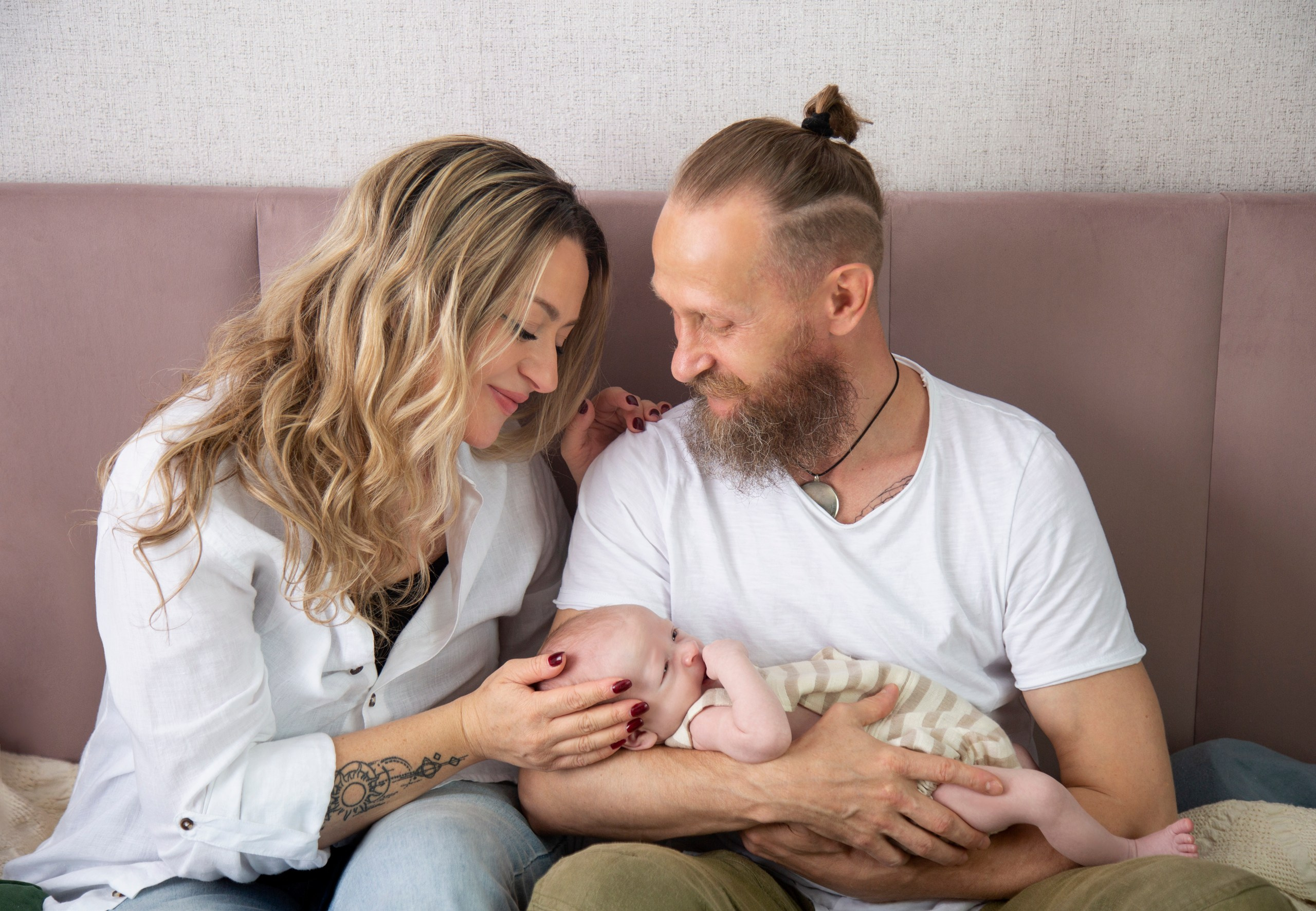 Фотосессия в 1 месяц новорожденного в Москве. Фотосессия в студии в Москве от профессионального фотографа услуги по доступным ценам