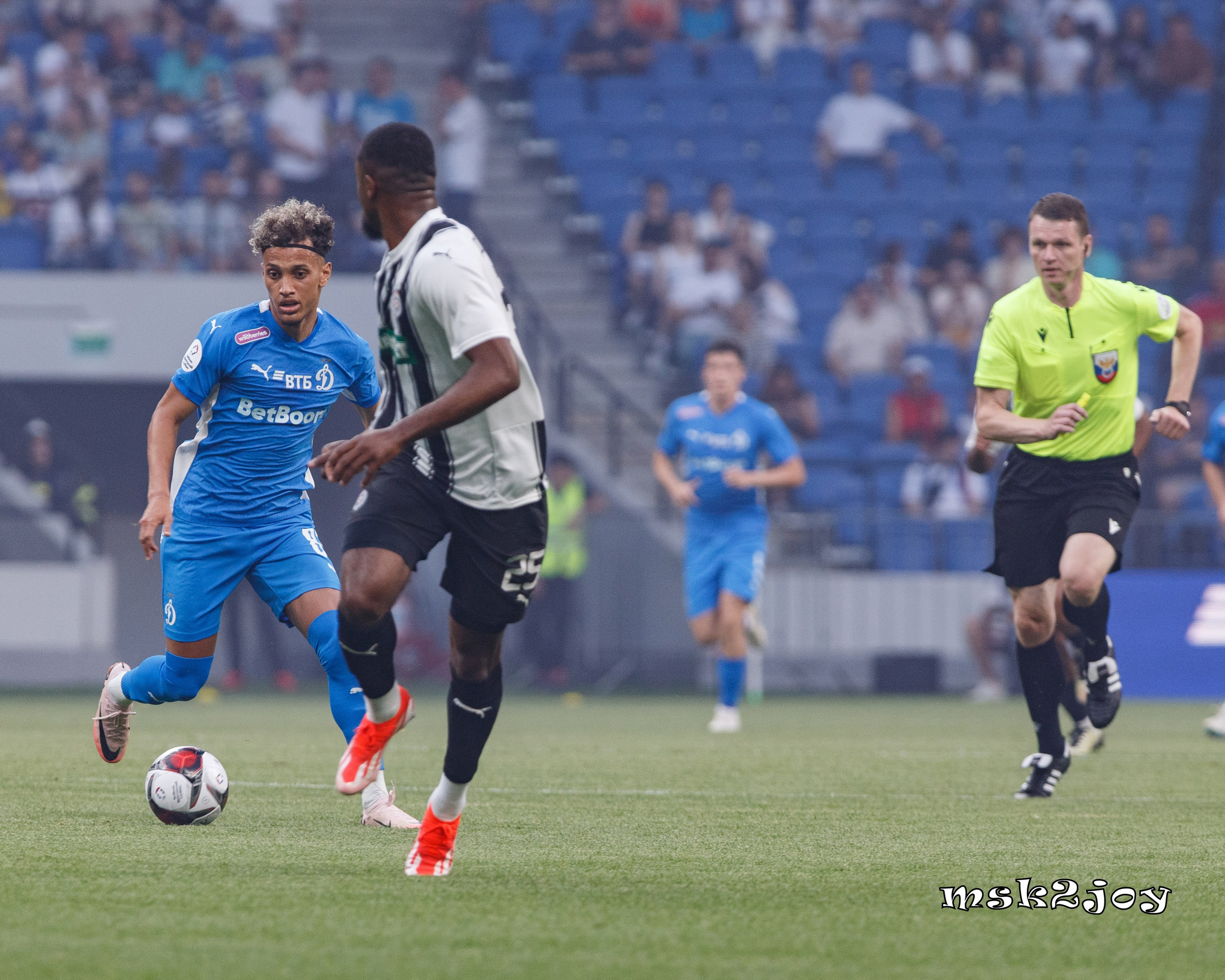 Фоторепортаж. ФК Динамо — ФК Партизан. Михаил Тоцкий портретный и репортажный фотограф в Москве