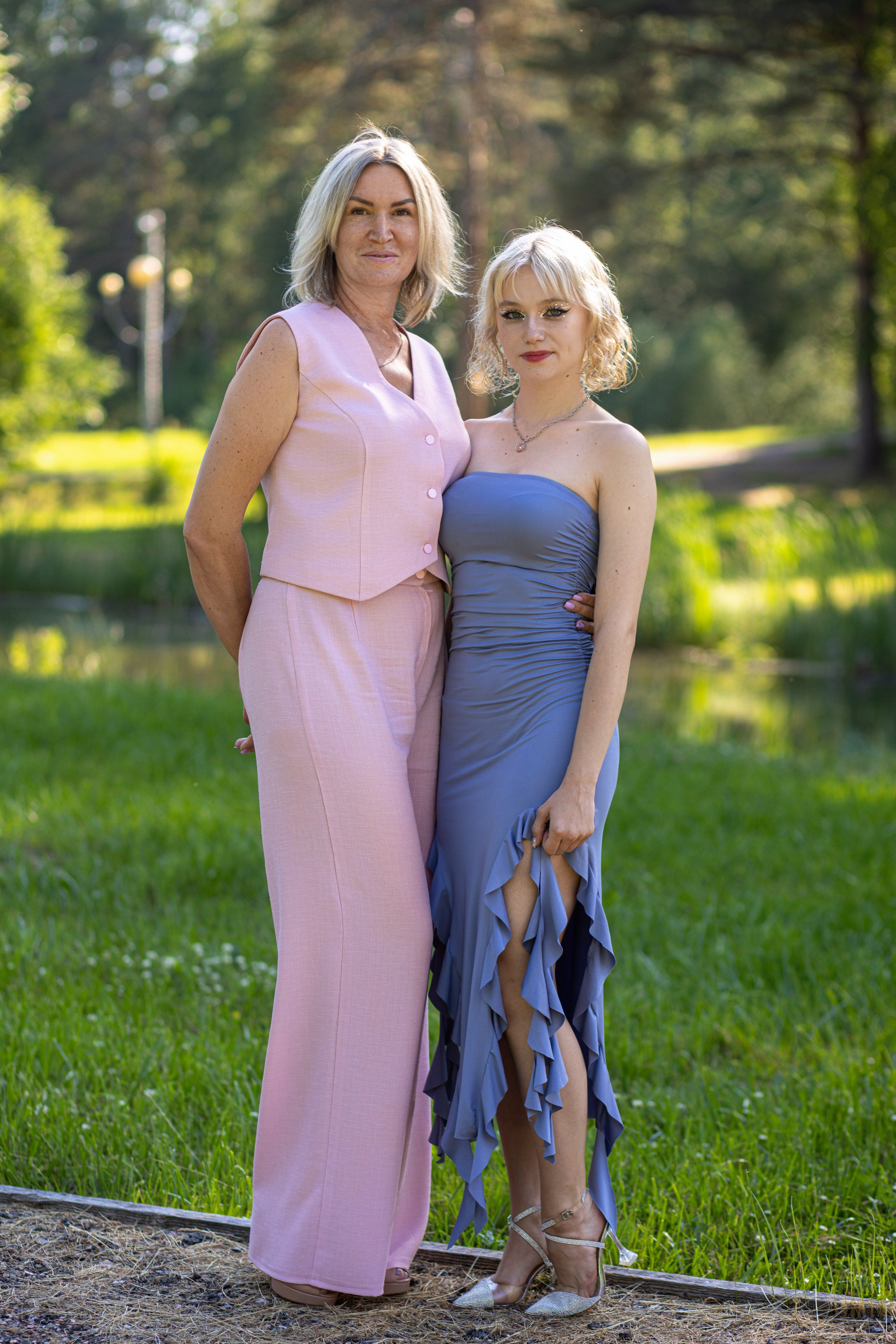 Фотосессия на выпускной. Школа № 12, 11 класс, 2024 г. Студия выпускных альбомов Остров