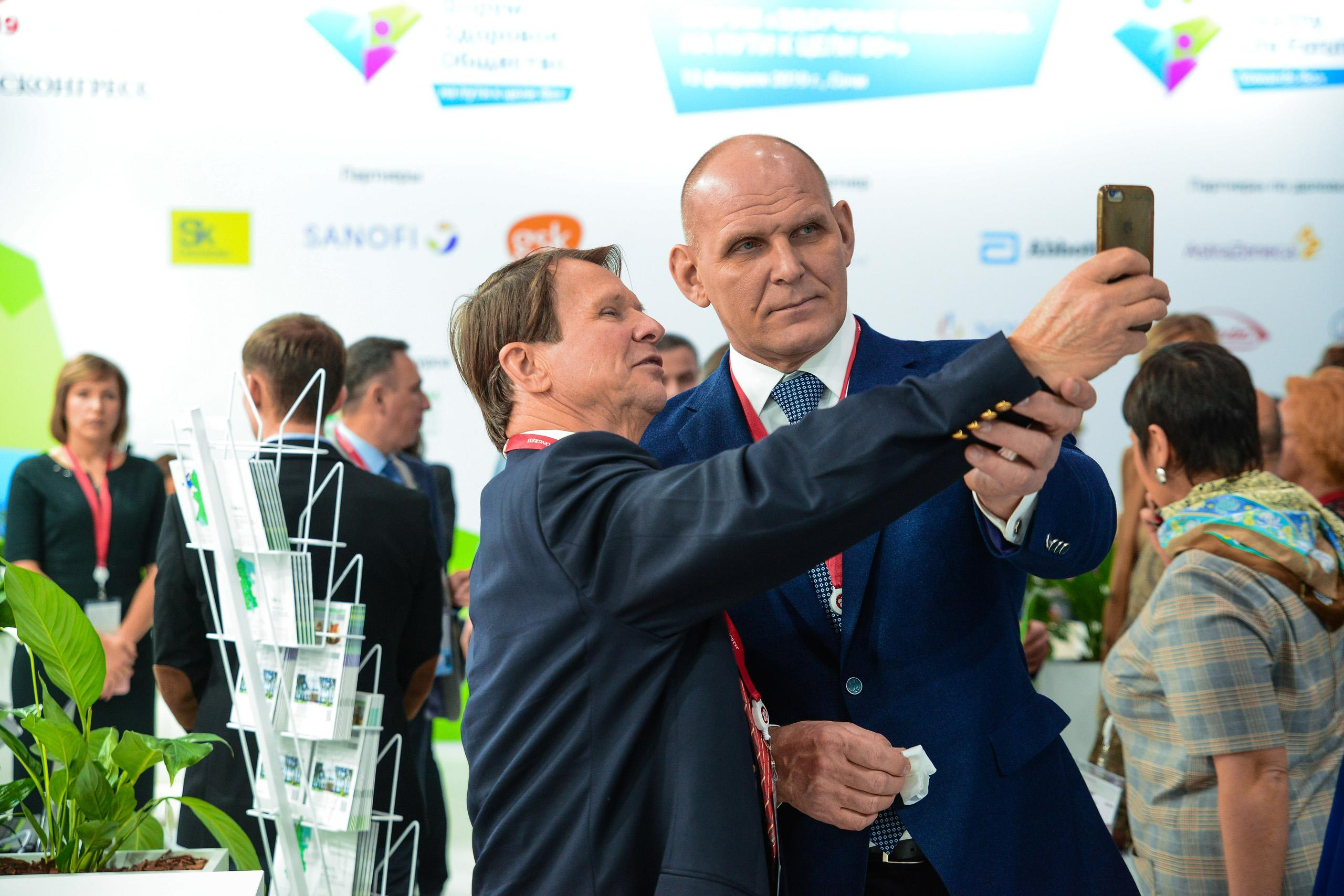 Фотограф на конференцию в Сочи. Репортажный фотограф в Сочи Евгений Реутов