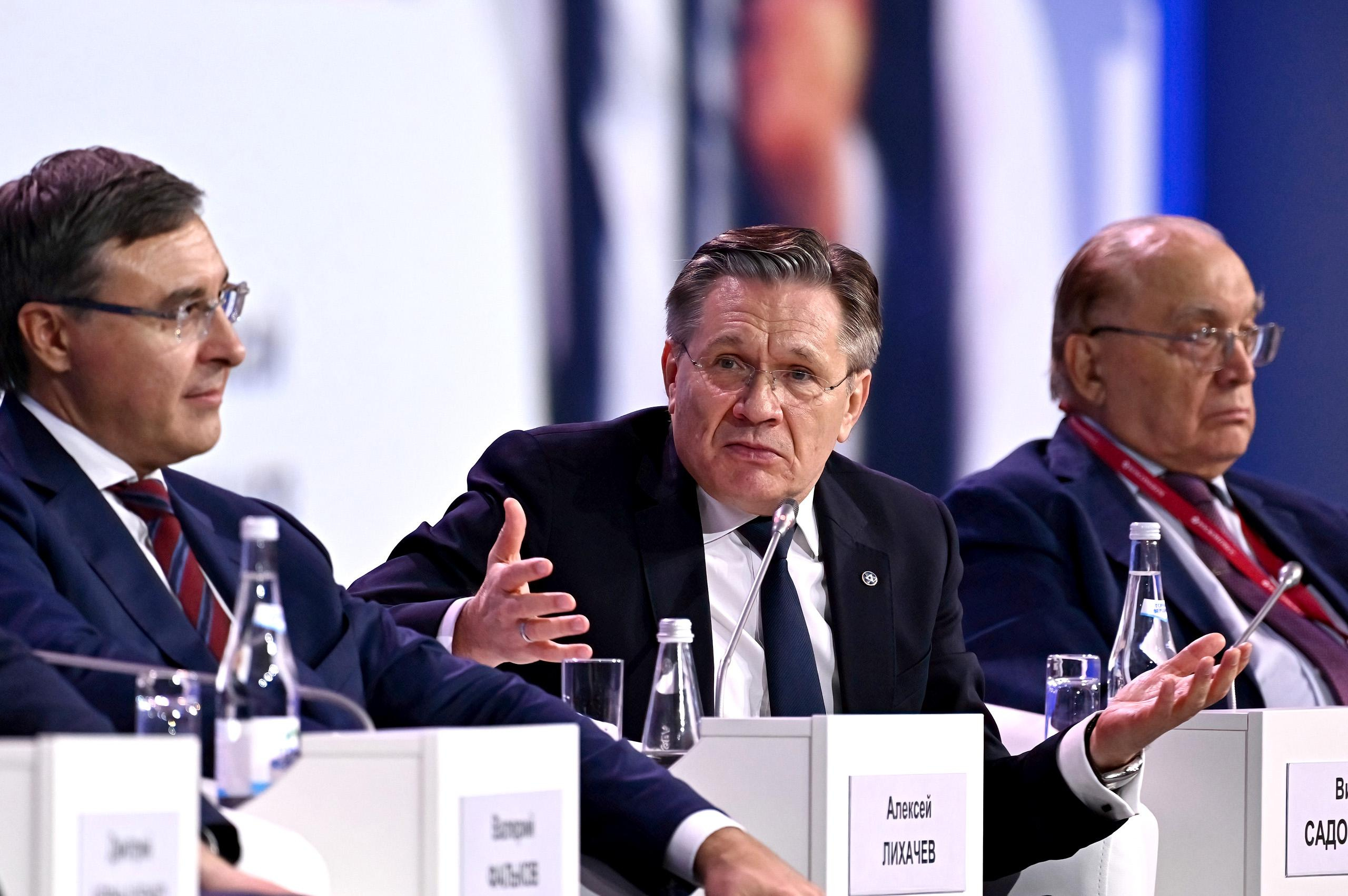 Фотограф на конференцию в Сочи. Репортажный фотограф в Сочи Евгений Реутов