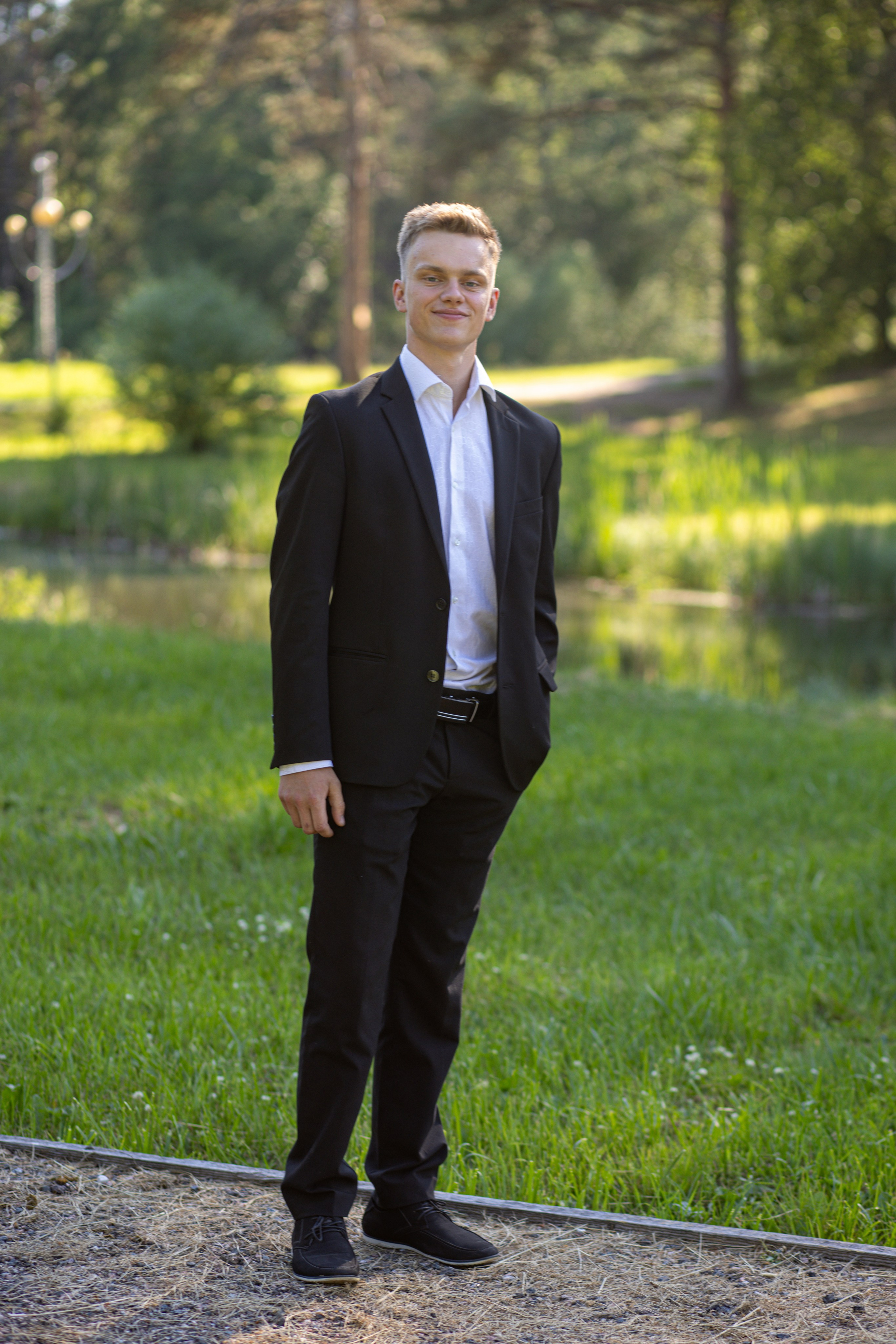 Фотосессия на выпускной. Школа № 12, 11 класс, 2024 г. Студия выпускных альбомов Остров