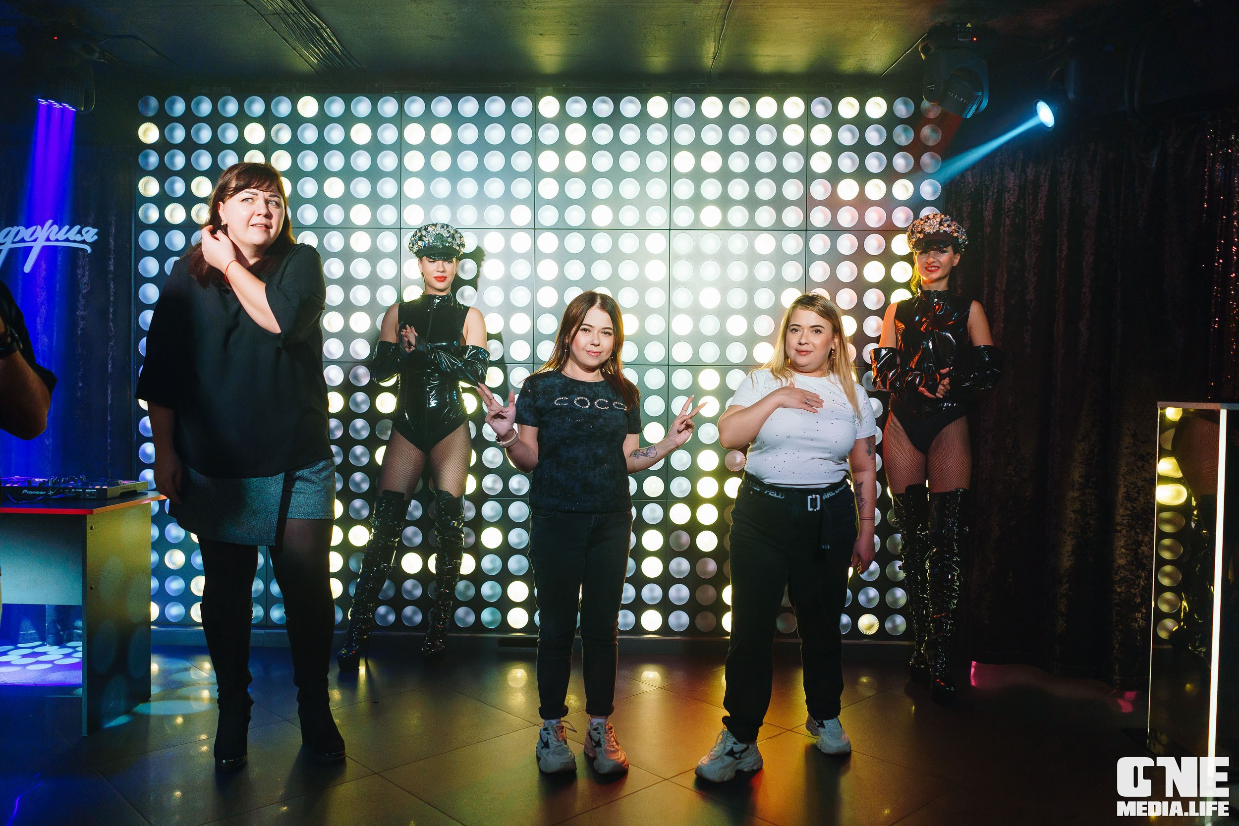 Фоторепортаж из караоке-клуба Эйфория. One Media Life: фоторепортажи, фотоотчеты с мероприятий и заведений