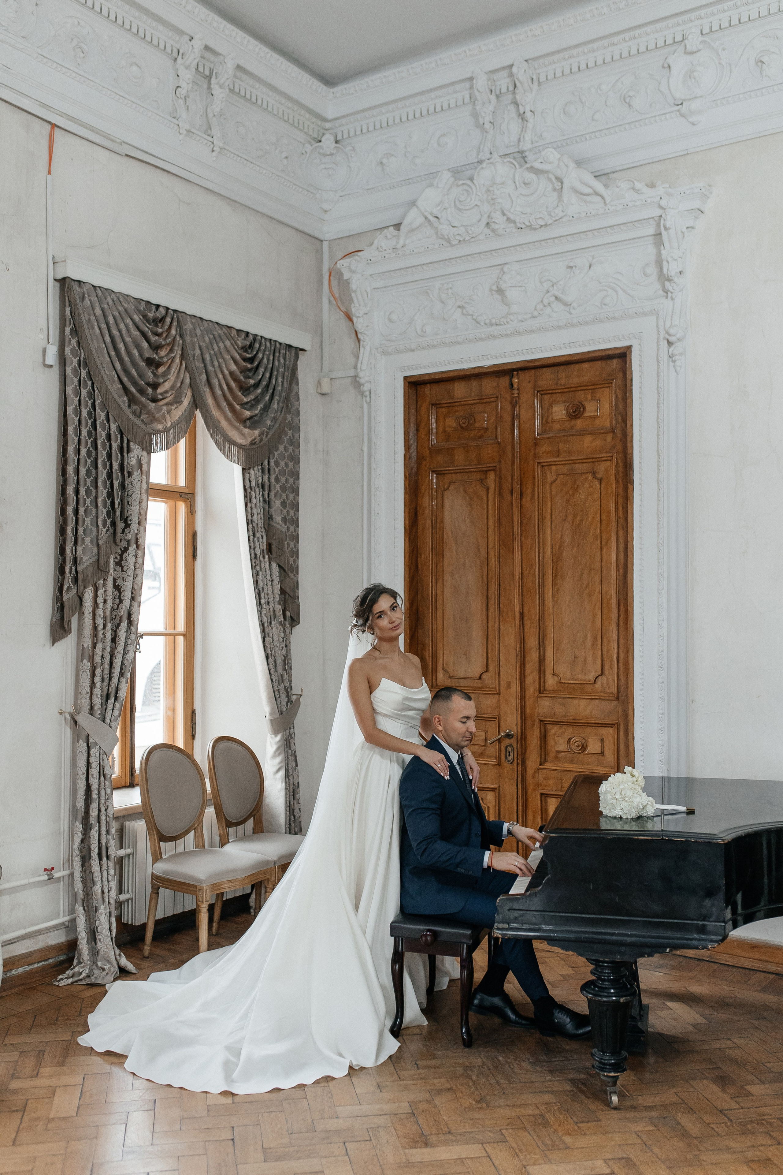 Свадебная фотосессия в Библиотеке-читальне имени А. С. Пушкина