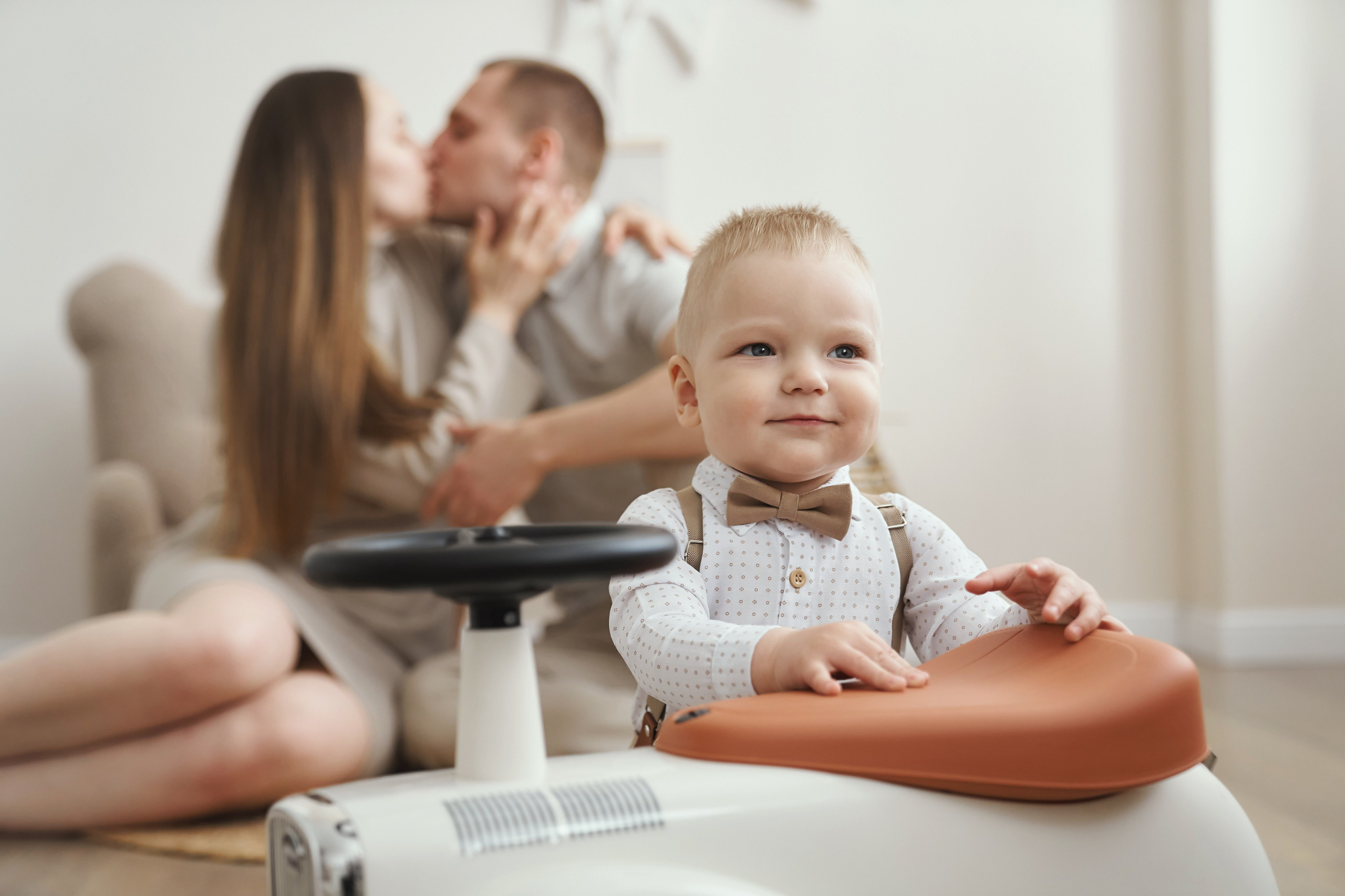 Семейная фотосессия в студии с детьми. Семейный фотограф Евгений Опарин