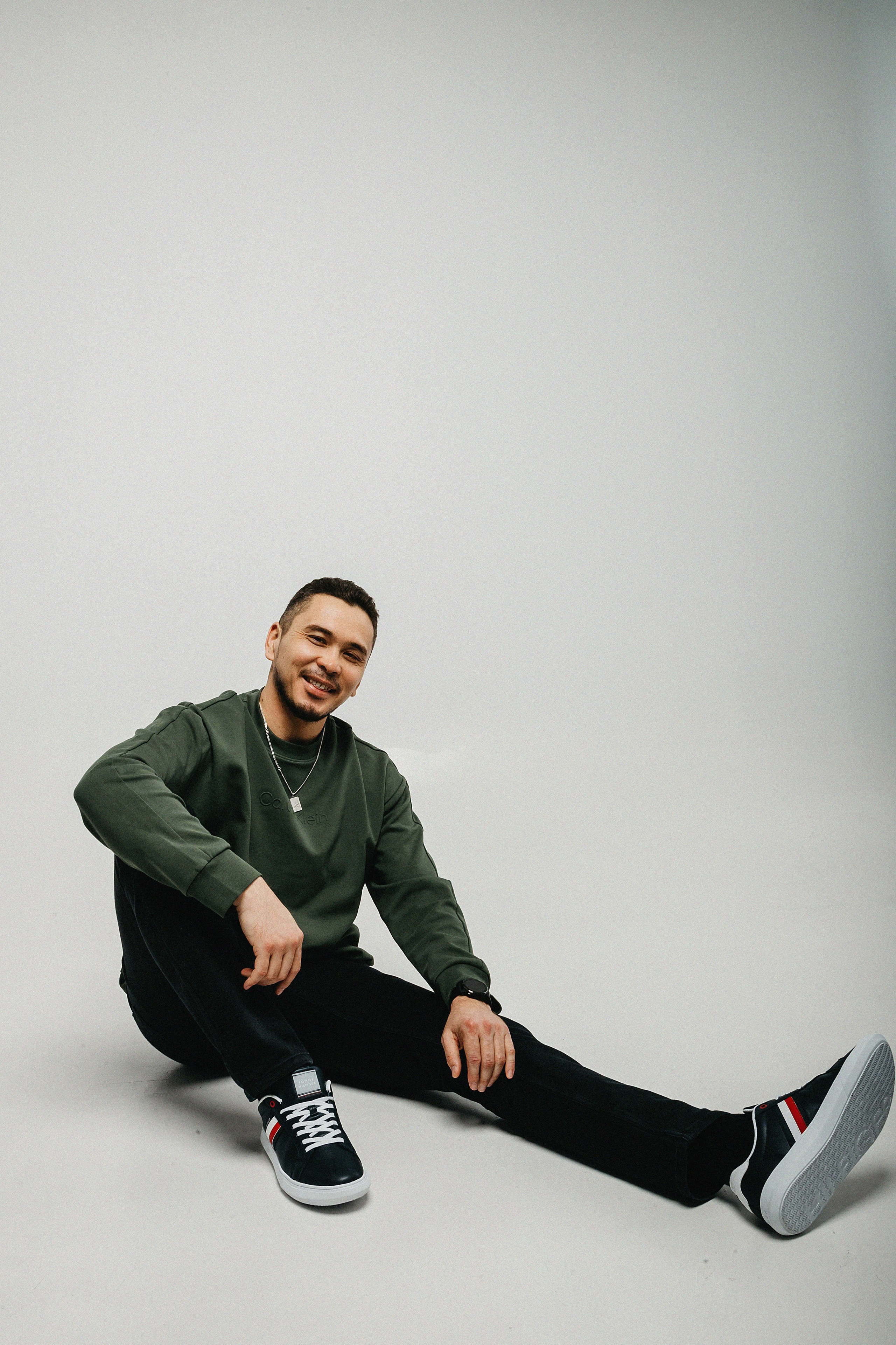 Фотосессия Нурлана в фотостудии Пространство. Свадебный, семейный и портретный фотограф в Алматы, Костанай