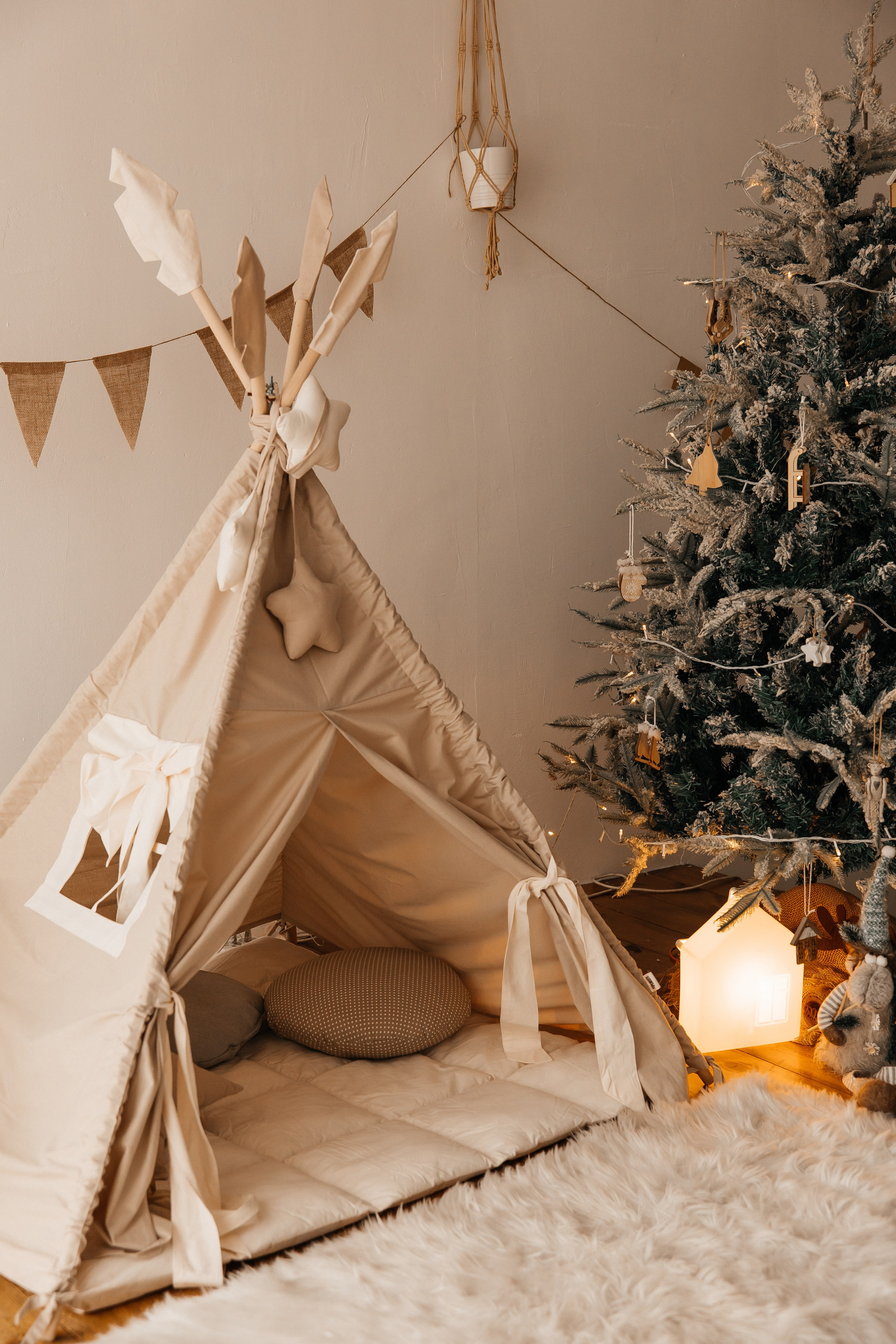 Лотос. Фотостудия 220 — первая в Чите фотостудия, предназначенная для работы