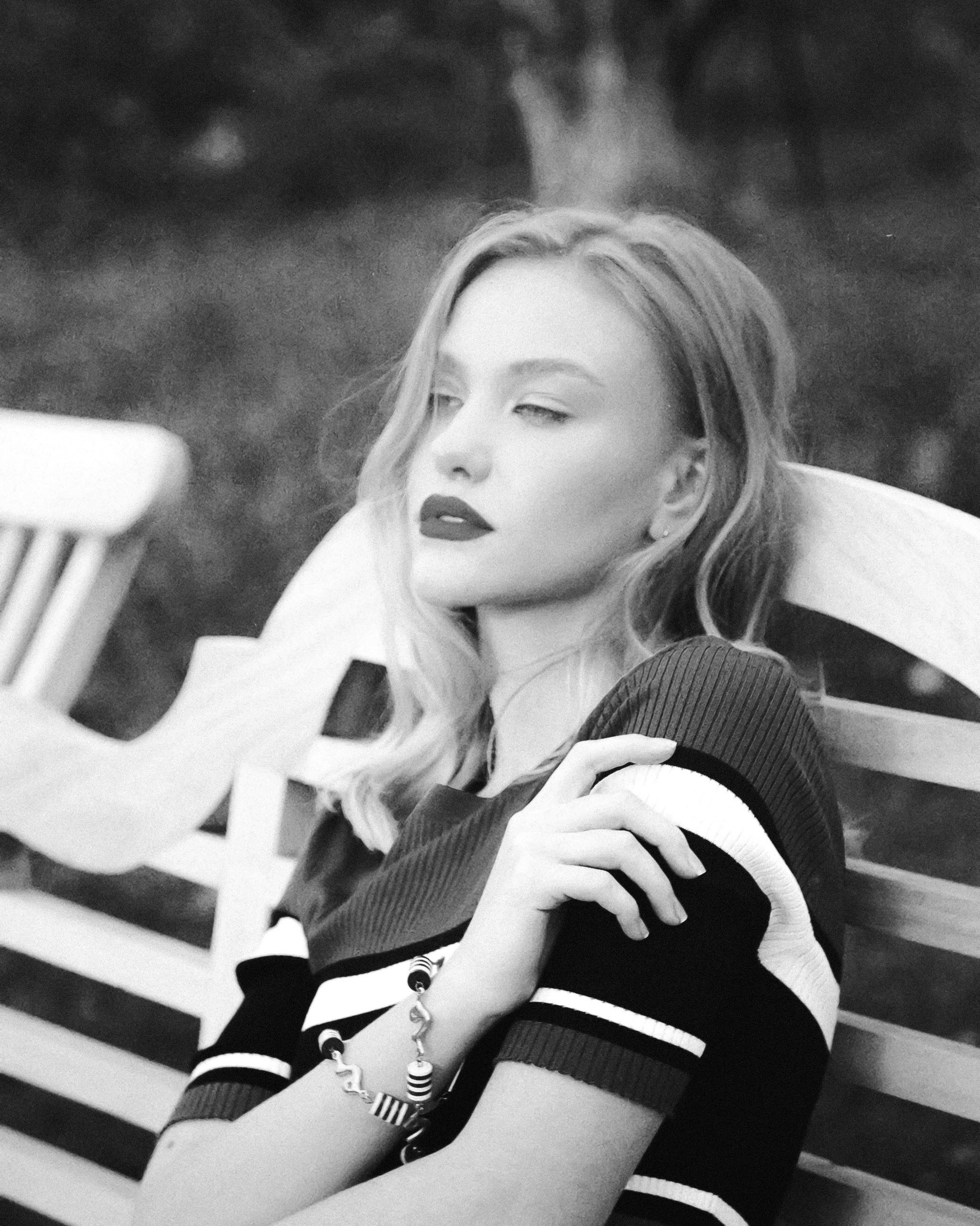 Près de l'arbre. Fashion, portrait, personal photographer. Almaty, KZ