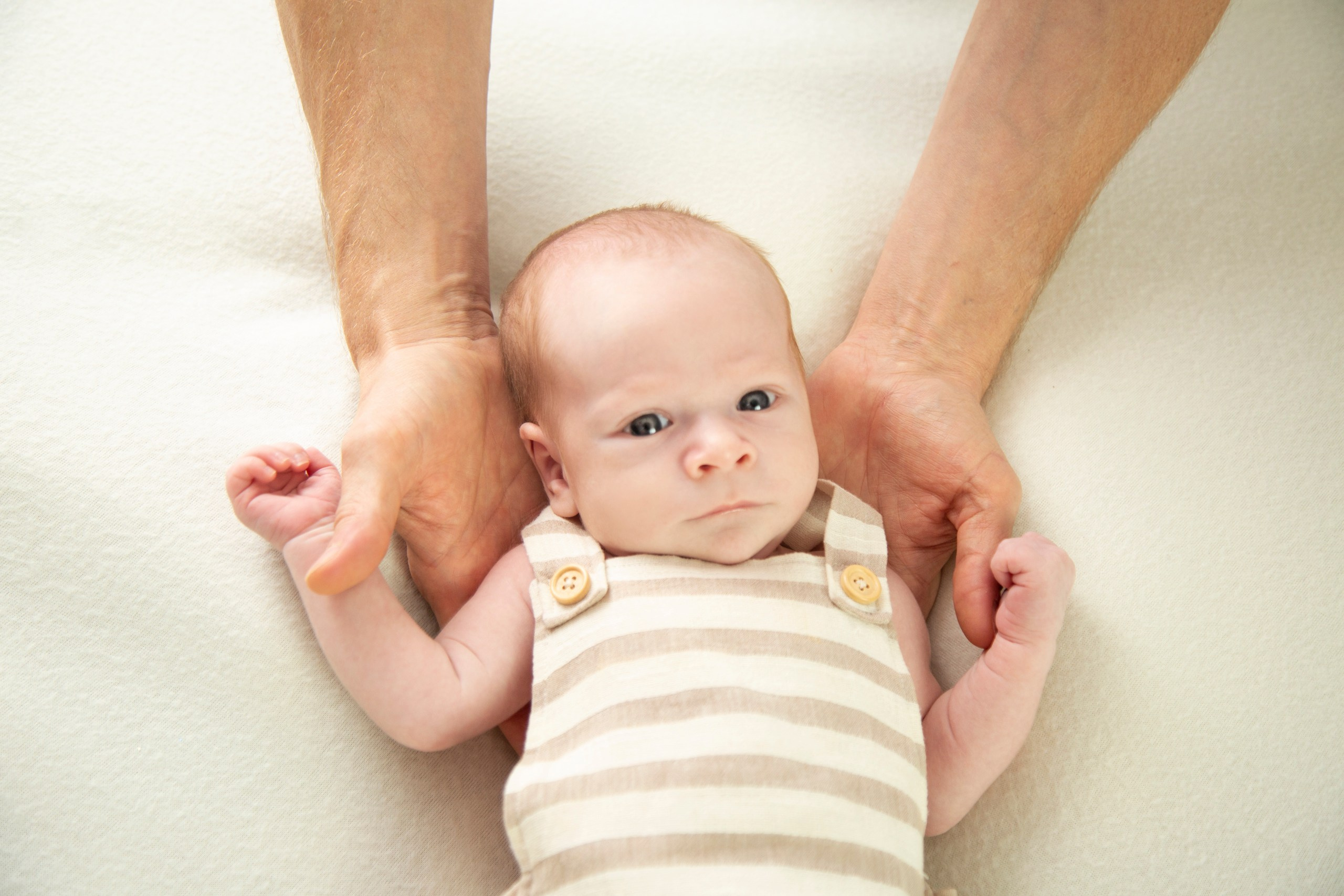 Фотосессия в 1 месяц новорожденного в Москве. Фотосессия в студии в Москве от профессионального фотографа услуги по доступным ценам