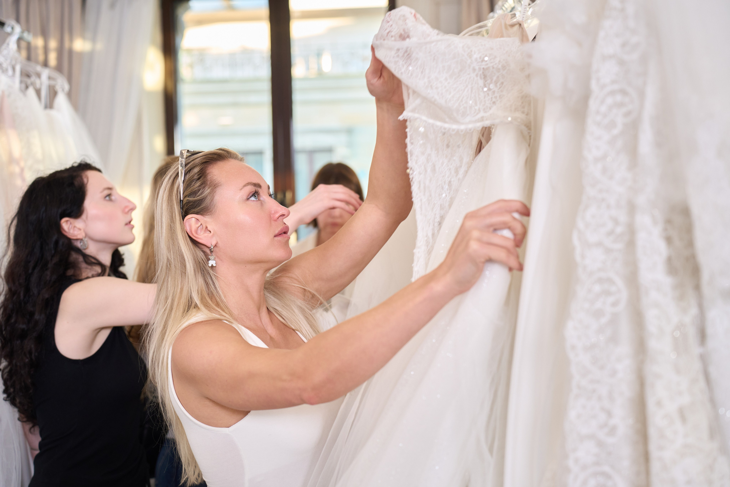 Репортажный фотограф. Показ свадебных платьев в Москве. Репортажный фотограф в Москве Вадим Галанин