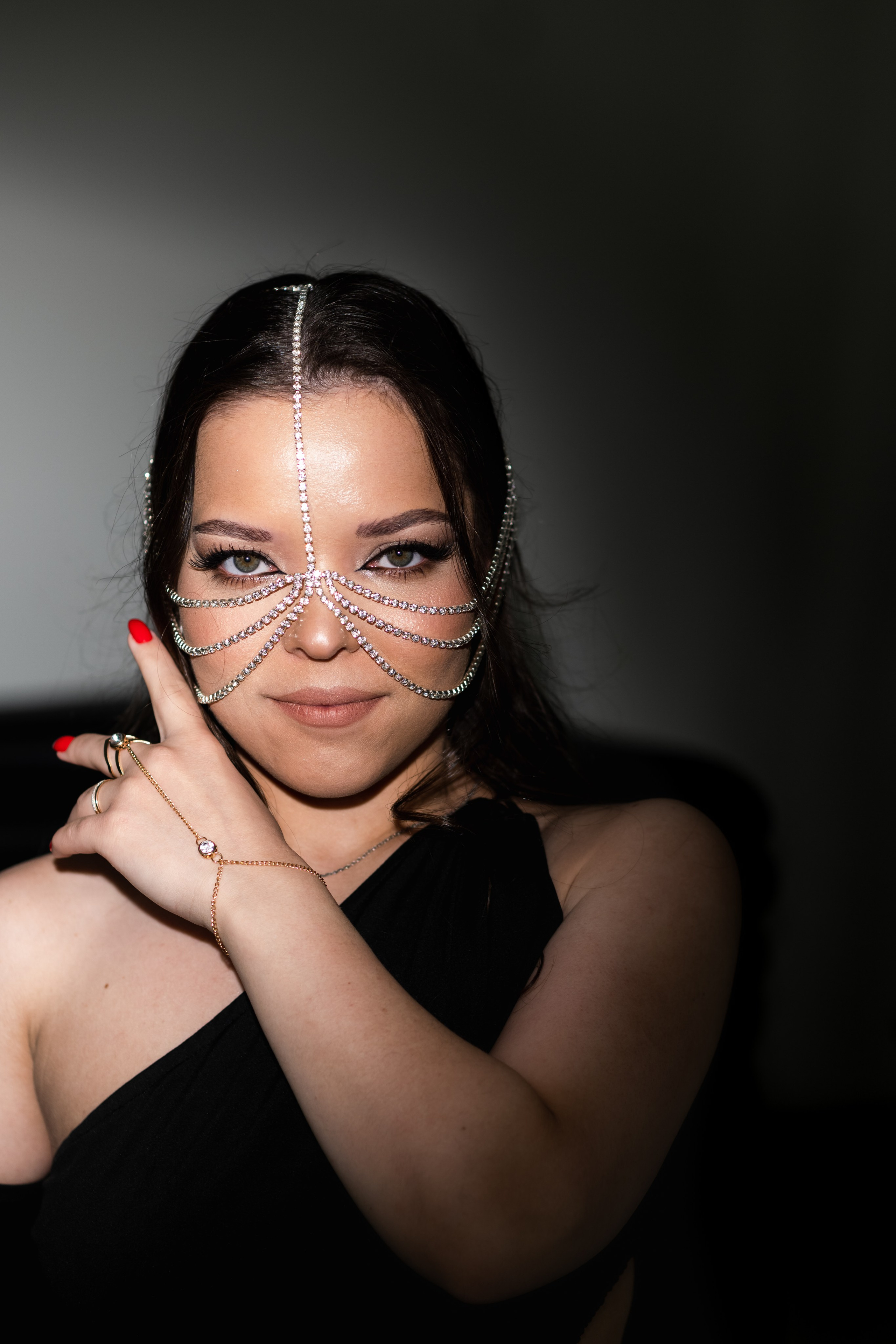 Студийная минималистичная портретная фотосессия. Портретный и репортажный фотограф в Санкт-Петербурге | Валерия Кайряк