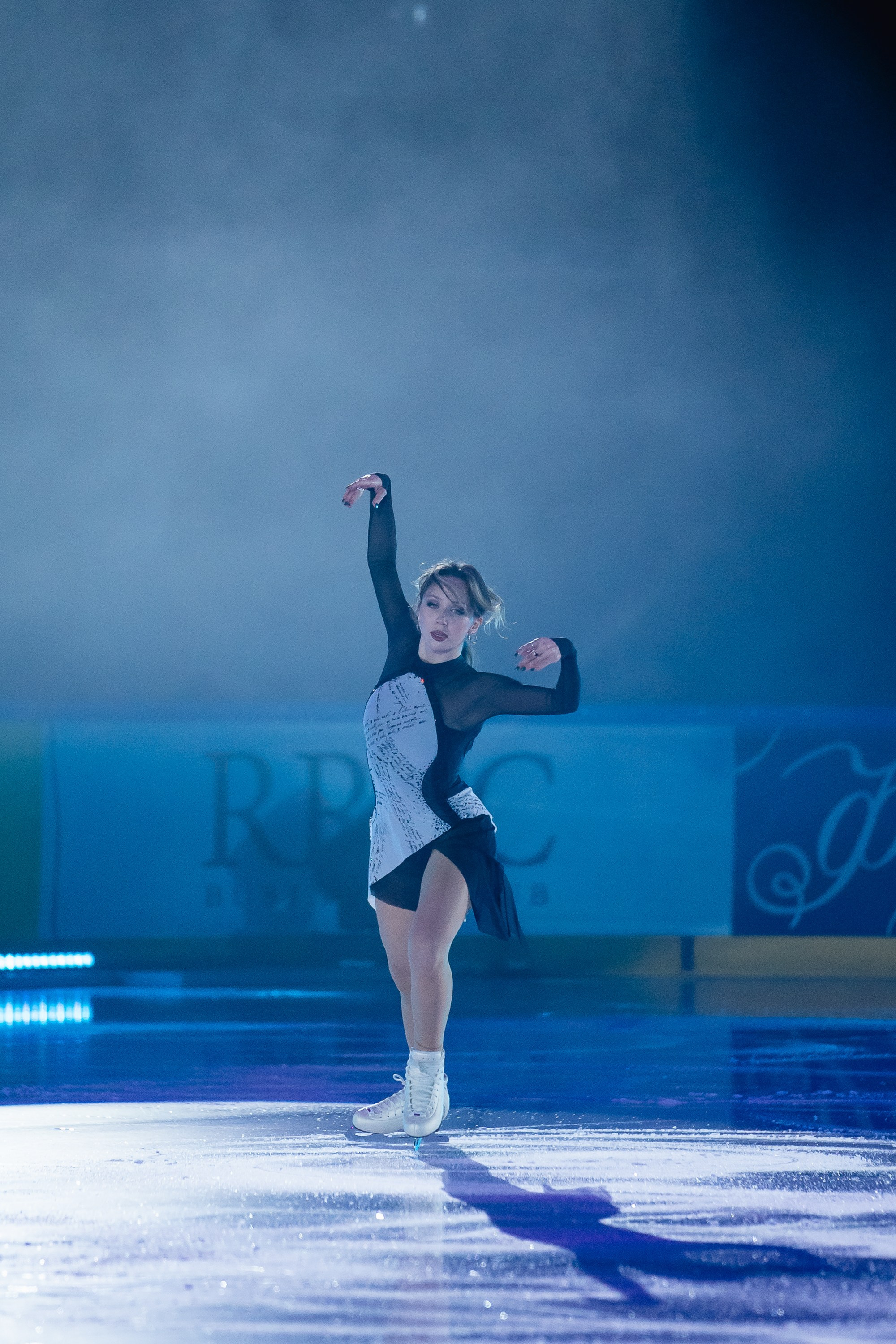 Шоу «Чемпионы на льду» в Новосибирске. Воробьева Ксения — Спортивный и танцевальный фотограф Новосибирск