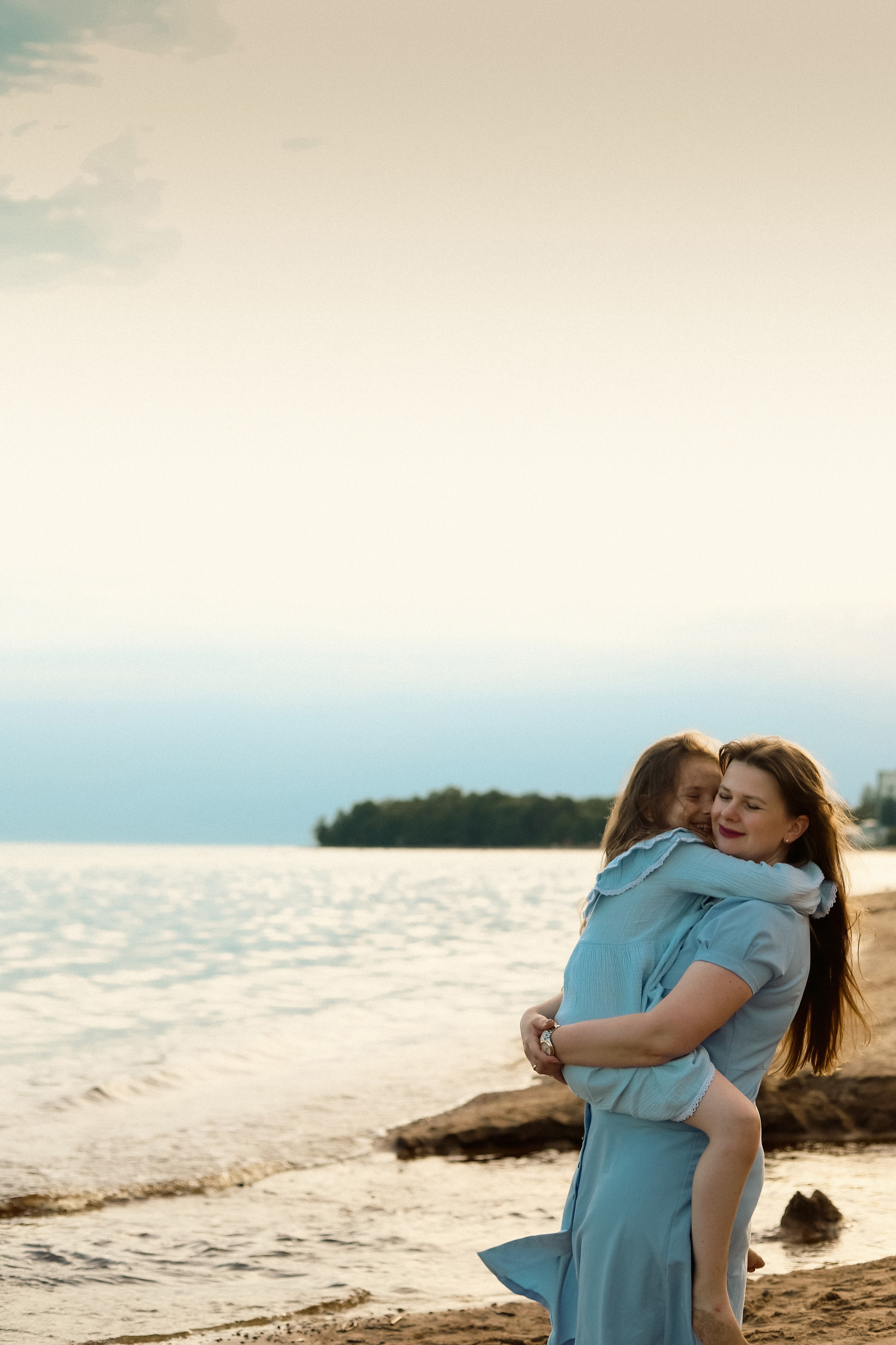 Прогулка на заливе. Семья Анны. Портретный Фотограф в Санкт-Петербурге Кира Орехова