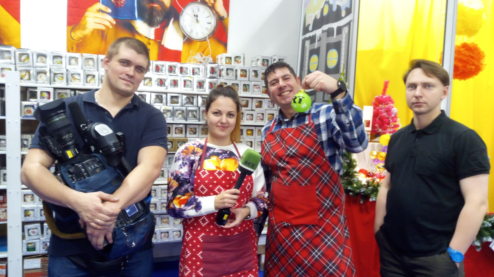 Елочный шар с росписью-Ваш лучший подарок на Новый Год. Арт-вечеринки и мастер-классы в Москве для взрослых и детей