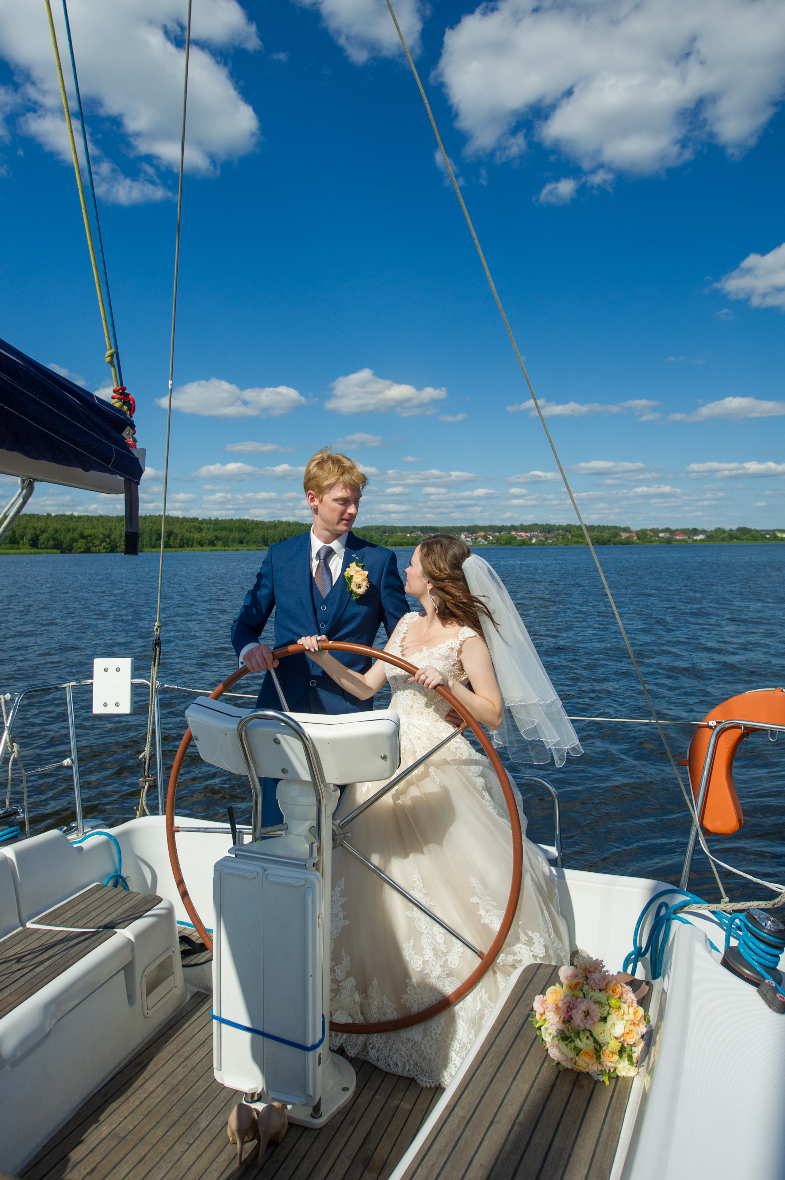 Профессиональная свадебная фотосессия в Москве и московской области. Выпускные альбомы. Частные съемки