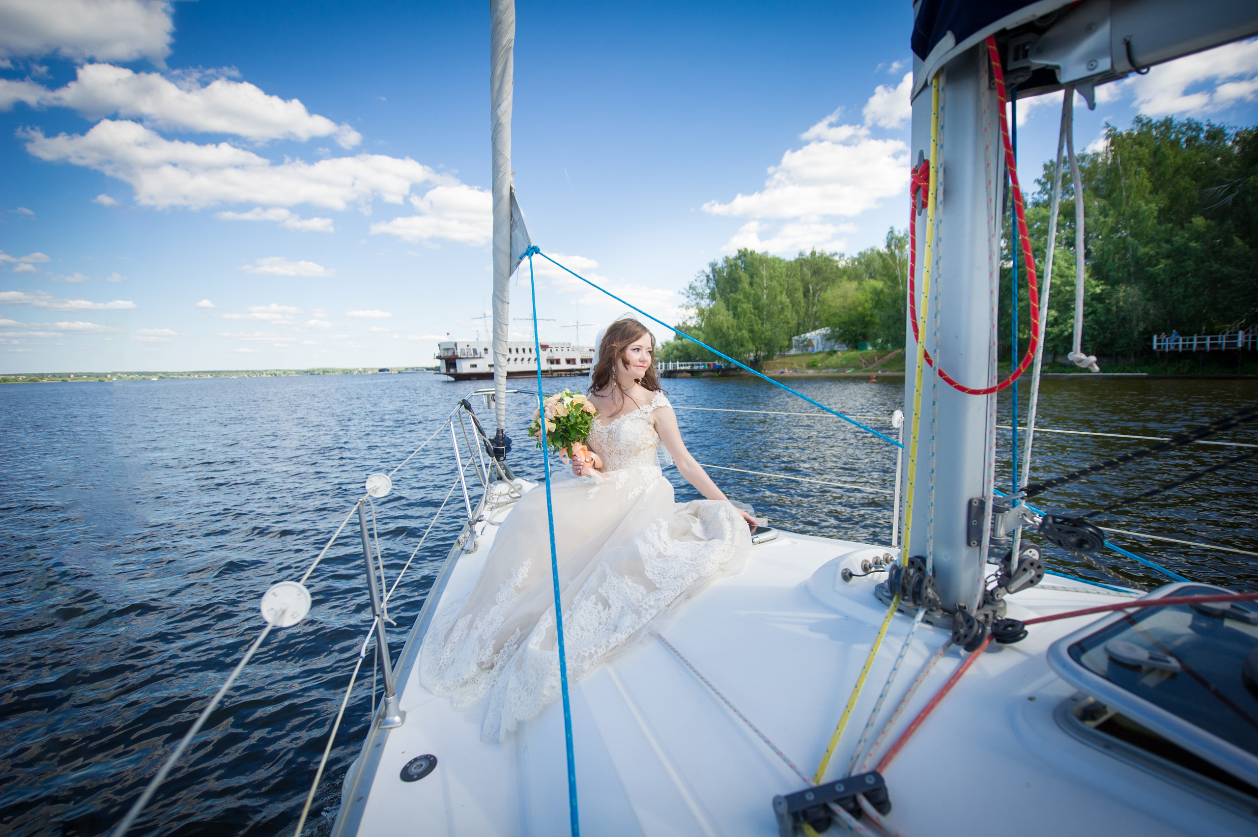 Профессиональная свадебная фотосессия в Москве и московской области. Выпускные альбомы. Частные съемки