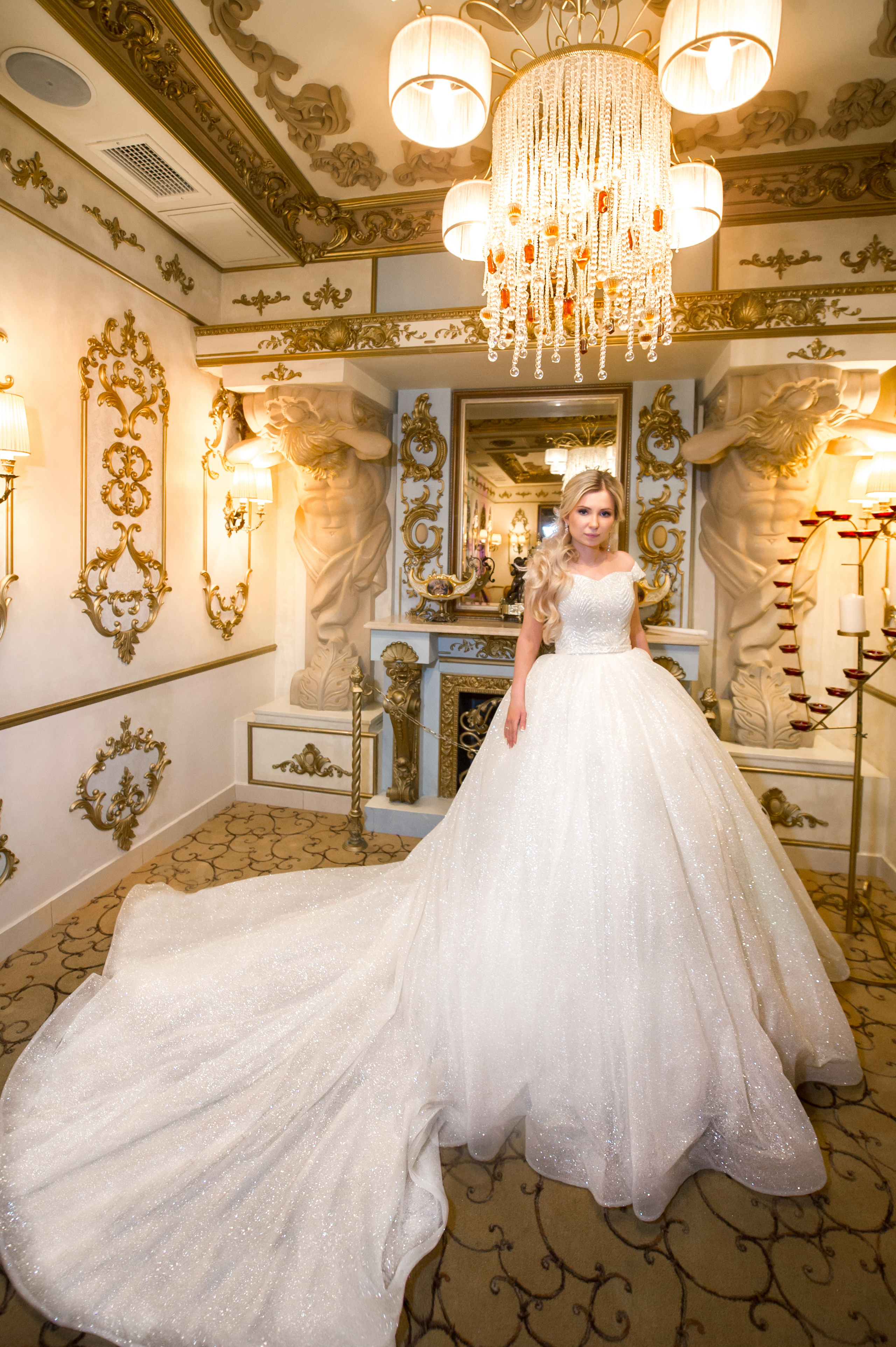 Профессиональная свадебная фотосессия в Москве и московской области. Выпускные альбомы. Частные съемки