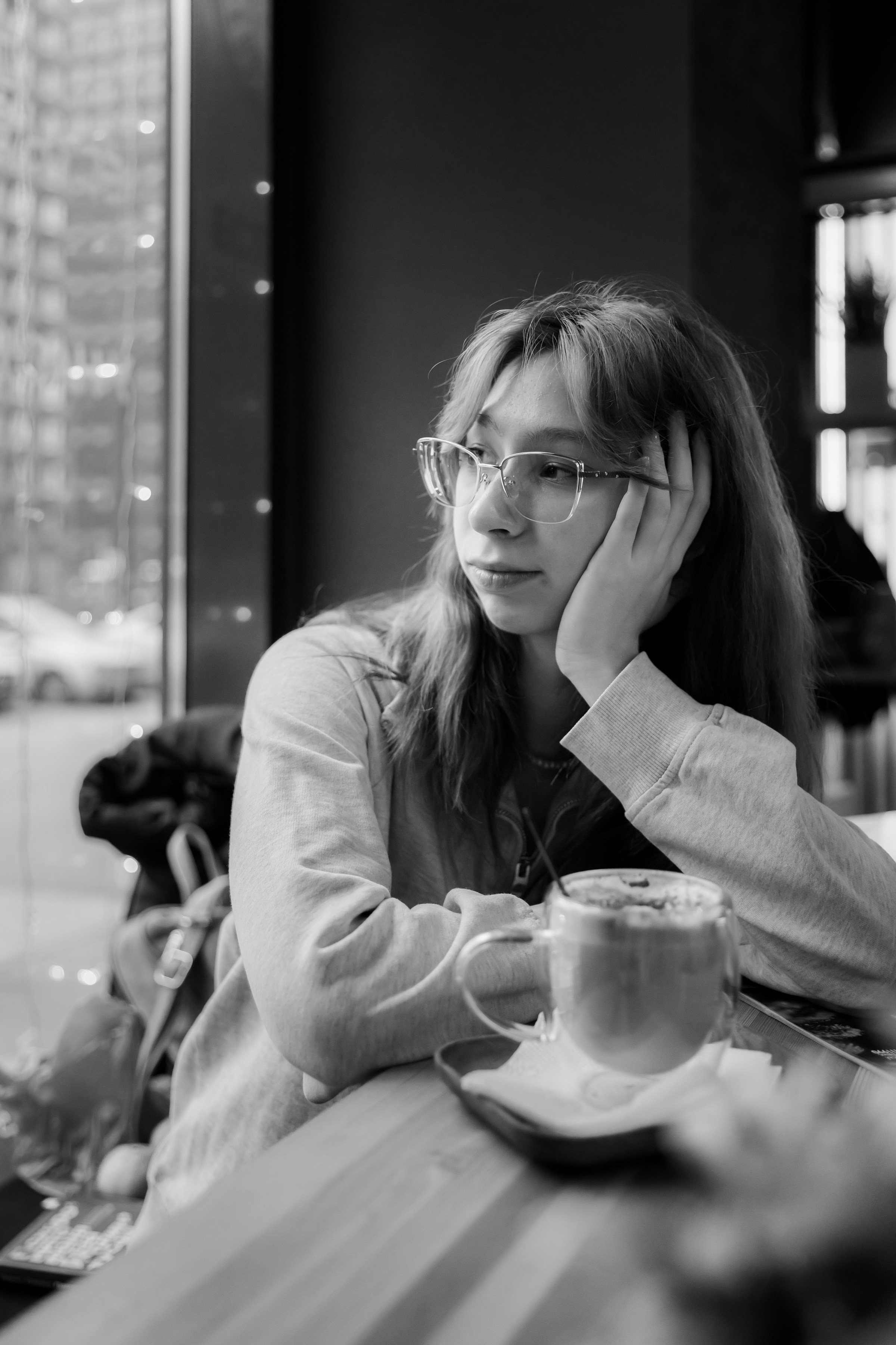 Портретная фотосессия в кафе. Интерьеры, Контент, Портреты | Фотограф в Москве Дани Терно