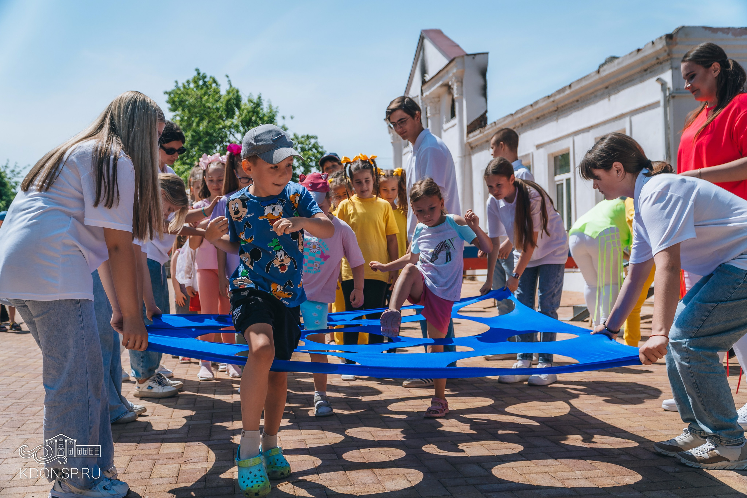 Должны смеяться дети. Новотитаровский Дом культуры