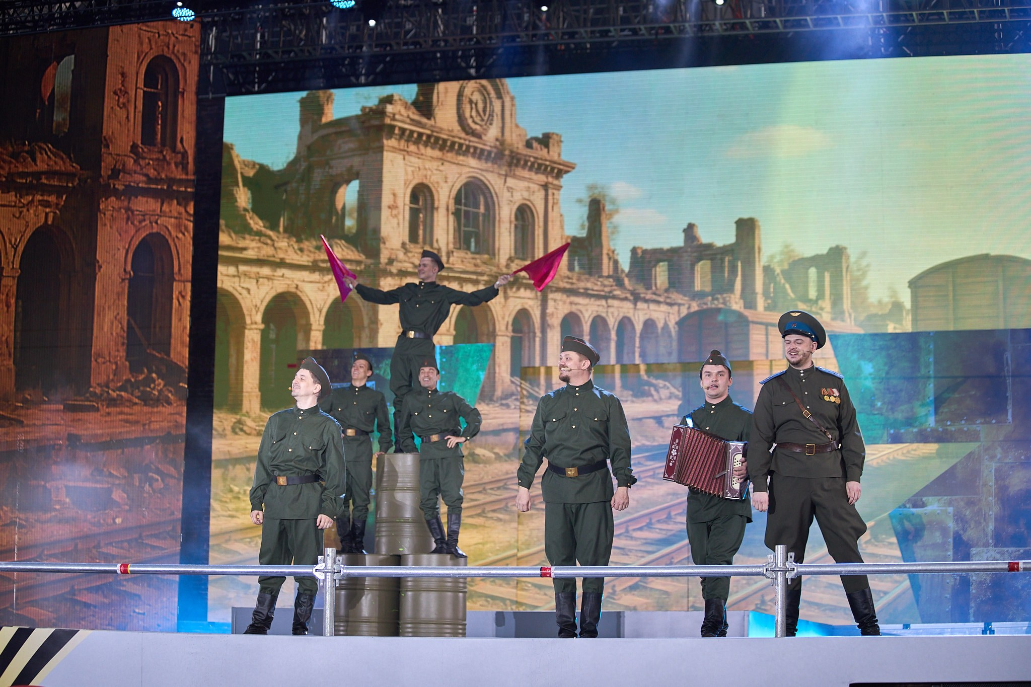 Концерт 9 мая 2025 года на соборной площади. Фотограф Омск | Александр Вандеров