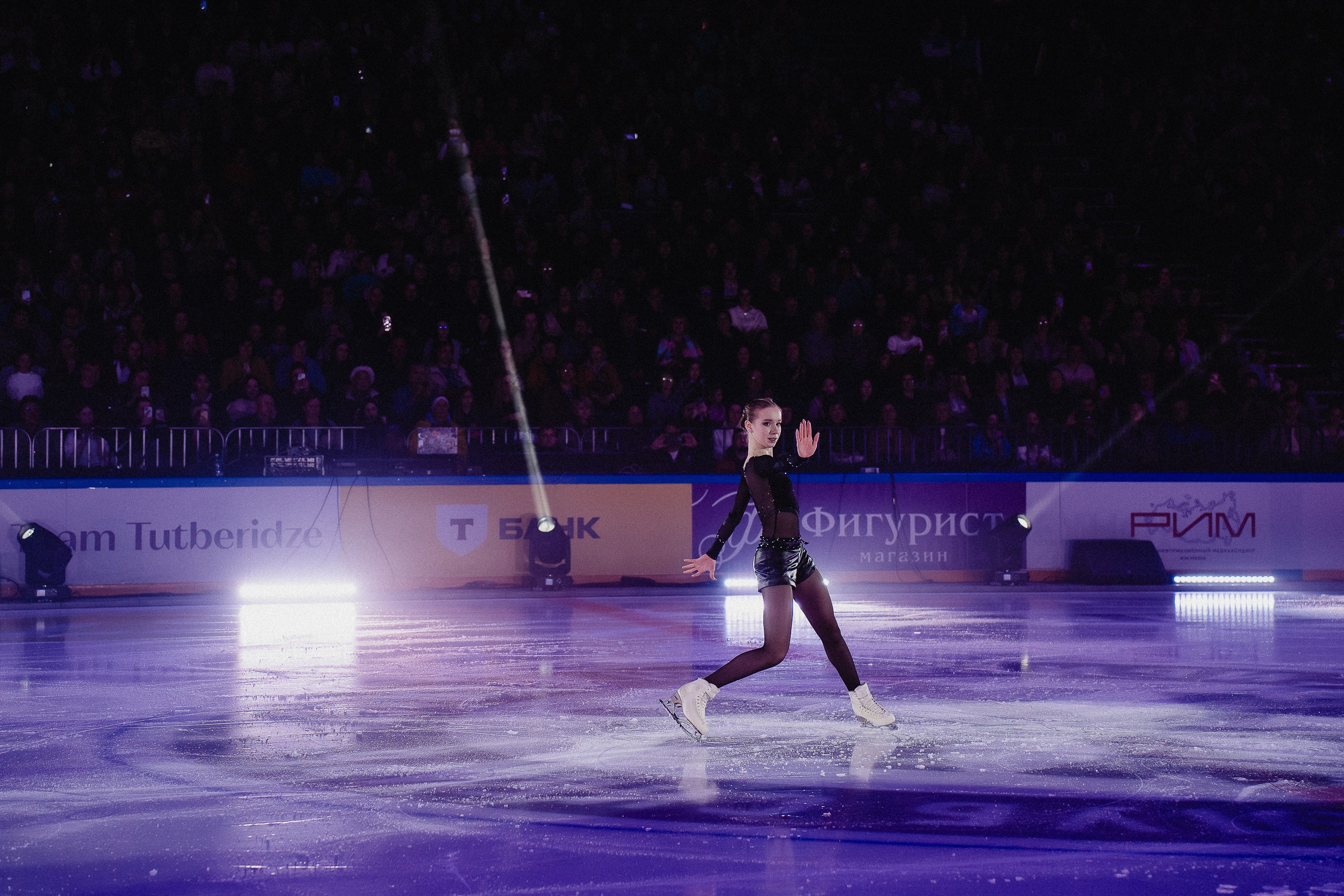 Шоу Этери Тутберидзе в Новосибирске. Воробьева Ксения — Спортивный и танцевальный фотограф Новосибирск