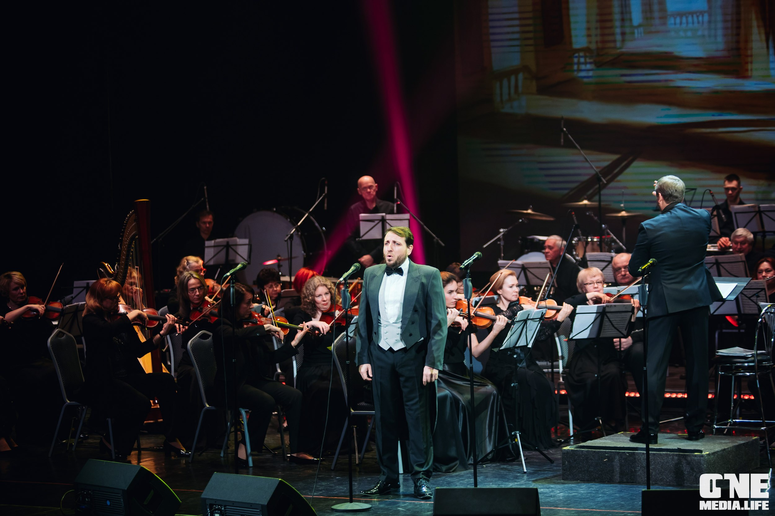 Концерт 8 марта в Янтарь холл. One Media Life: фоторепортажи, фотоотчеты с мероприятий и заведений