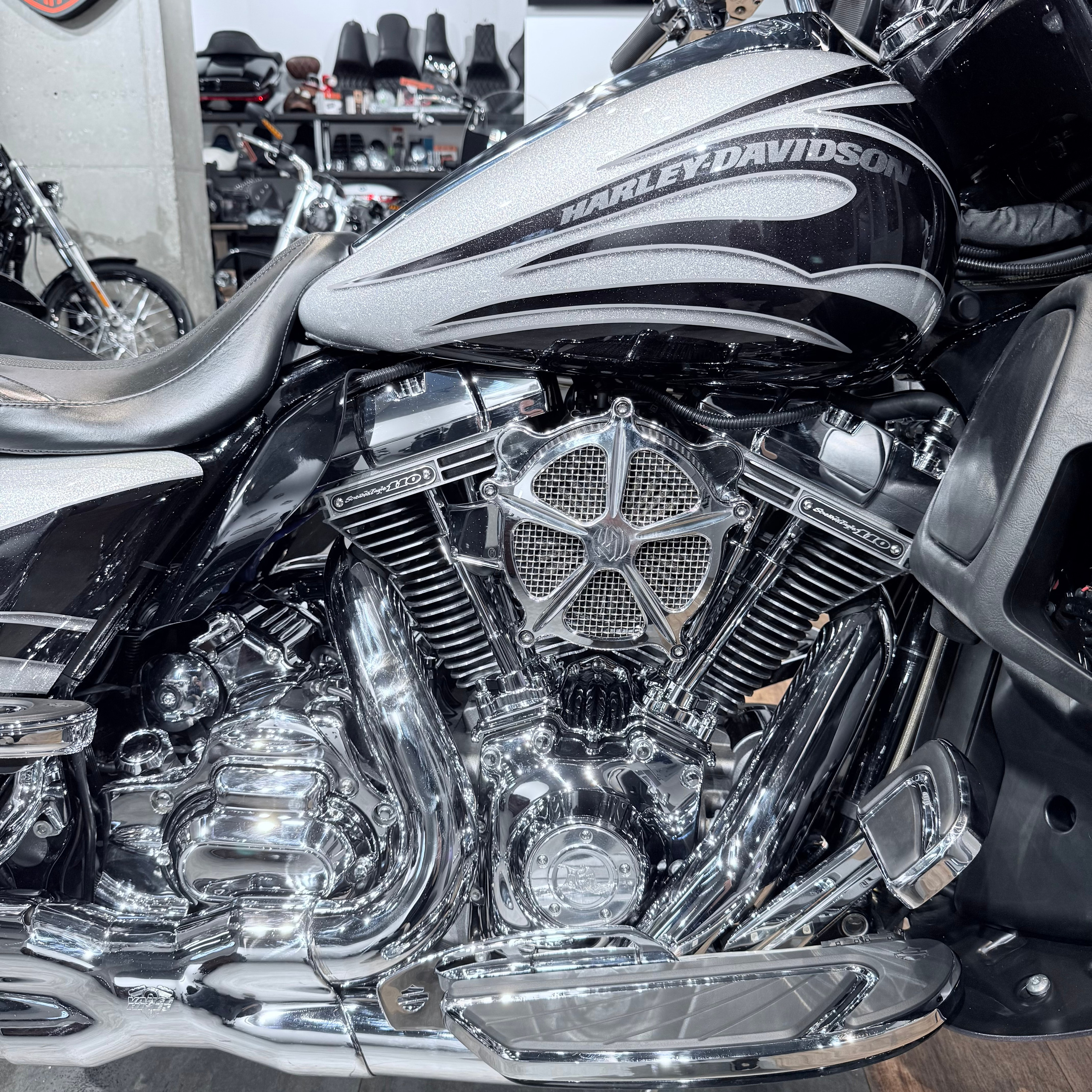 2015 CVO Street Glidе Sреcial 110 Наrd Сandy Сustоm. Hello Davidson, Москва. Только хорошие мотоциклы…