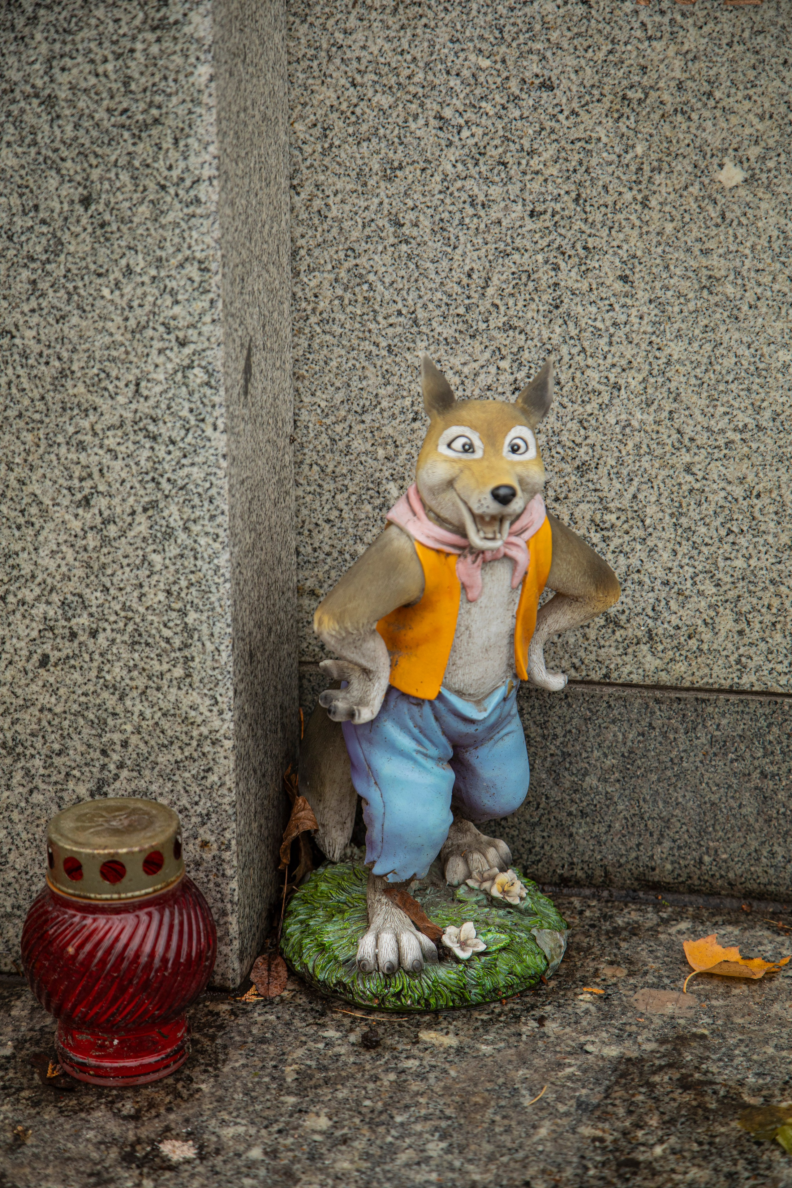 Осенняя прогулка по Новодевичьему кладбищу. Фотограф Сергей Ловкий