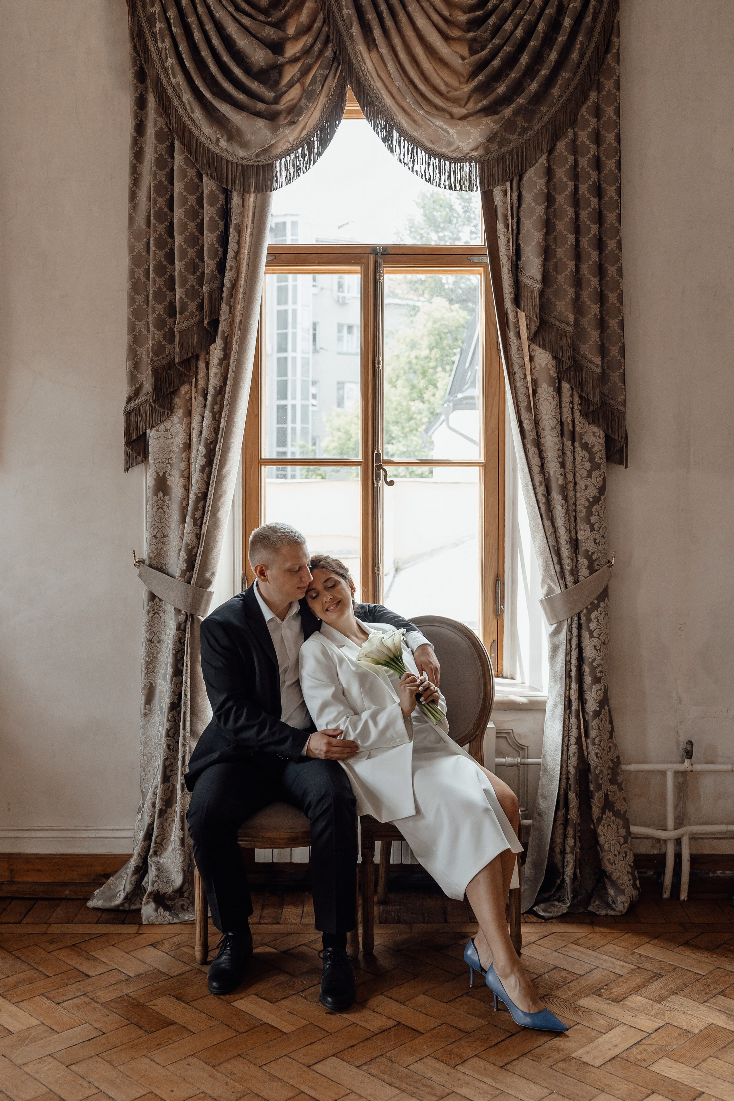 свадебная фотосессия в библиотеке читальне Пушкина