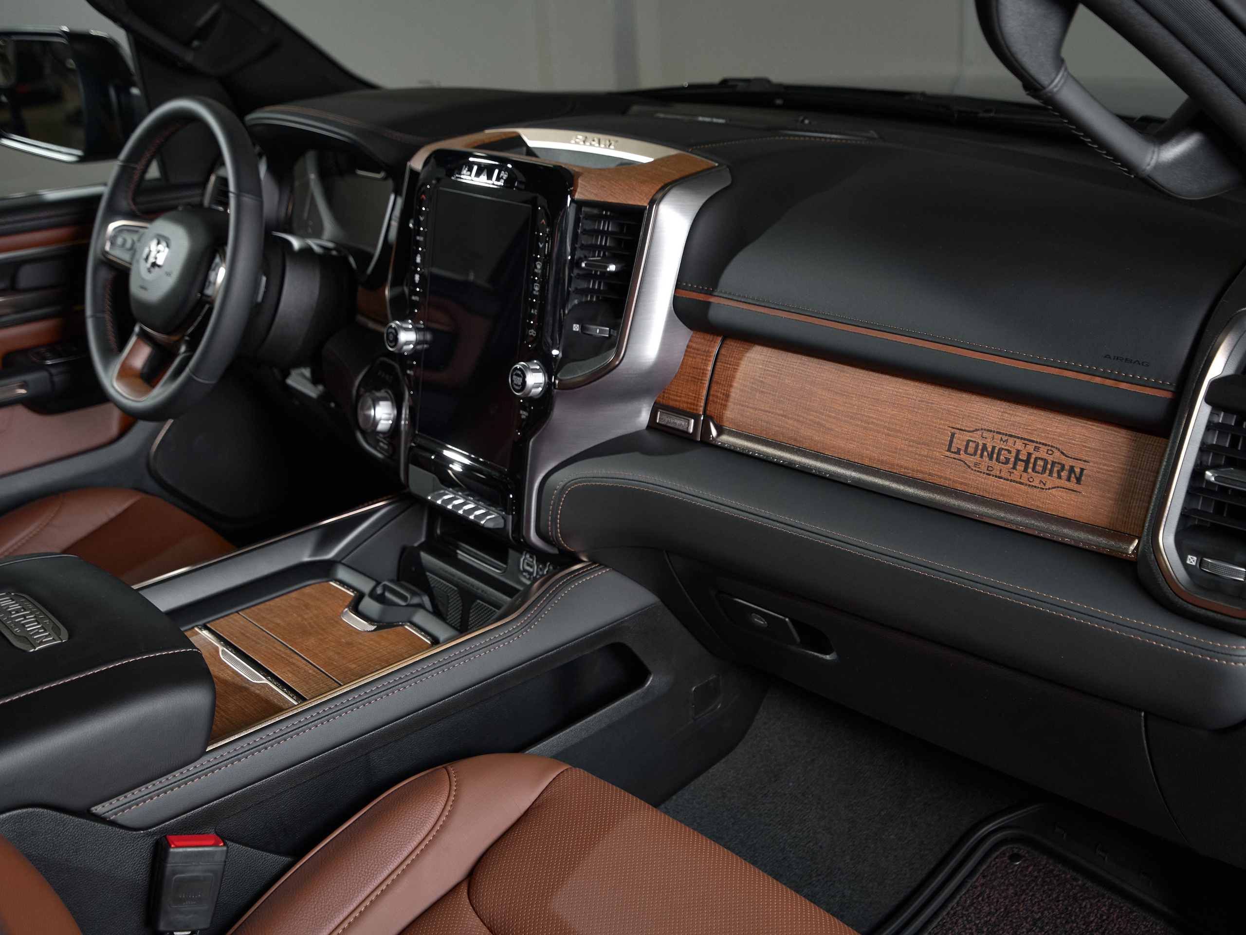 Автомобильный фотограф в Санкт-Петербурге Антон Гумен | Фотосессии авто для автосалонов