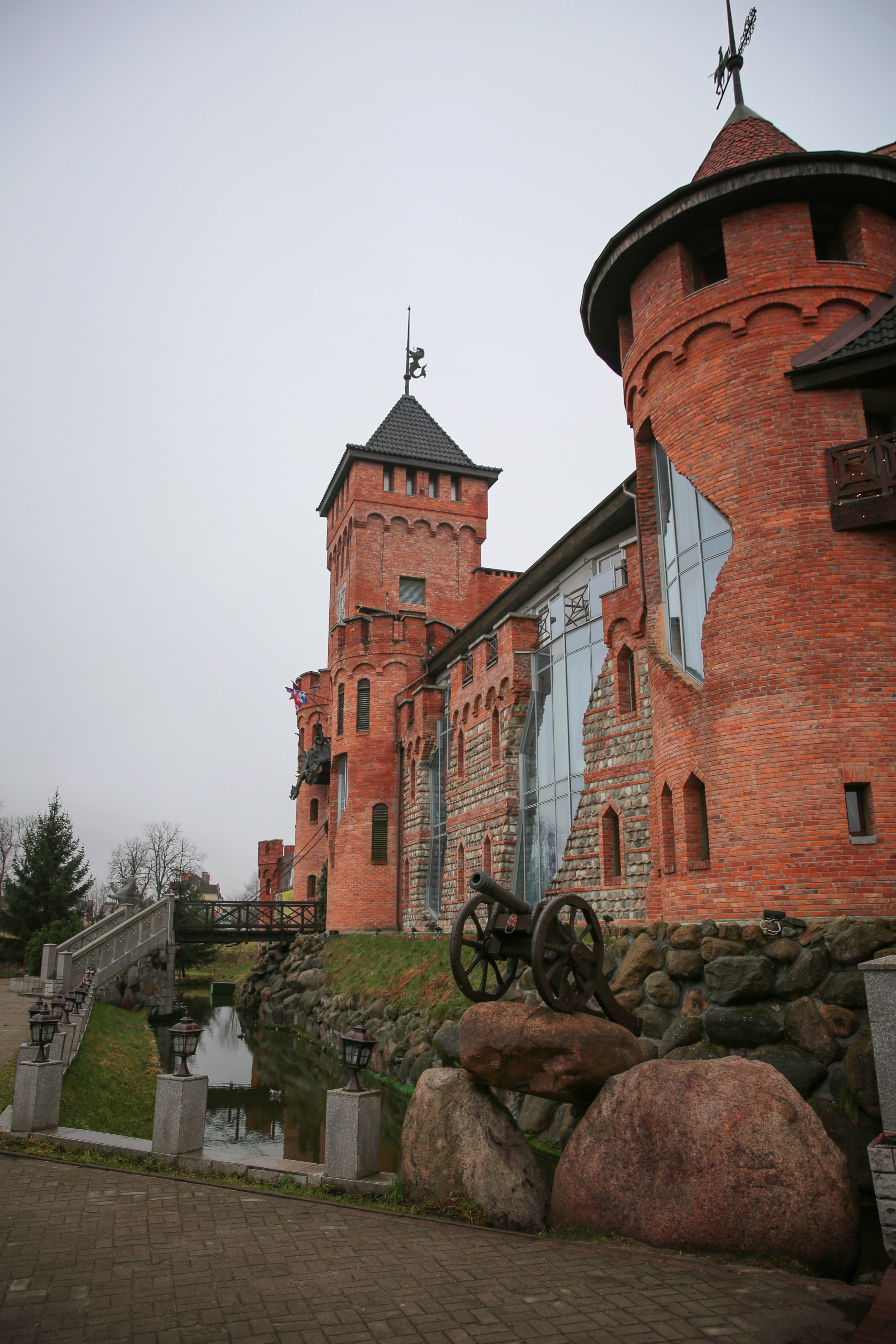 Нессельбек отель и ресторан прямо в замке