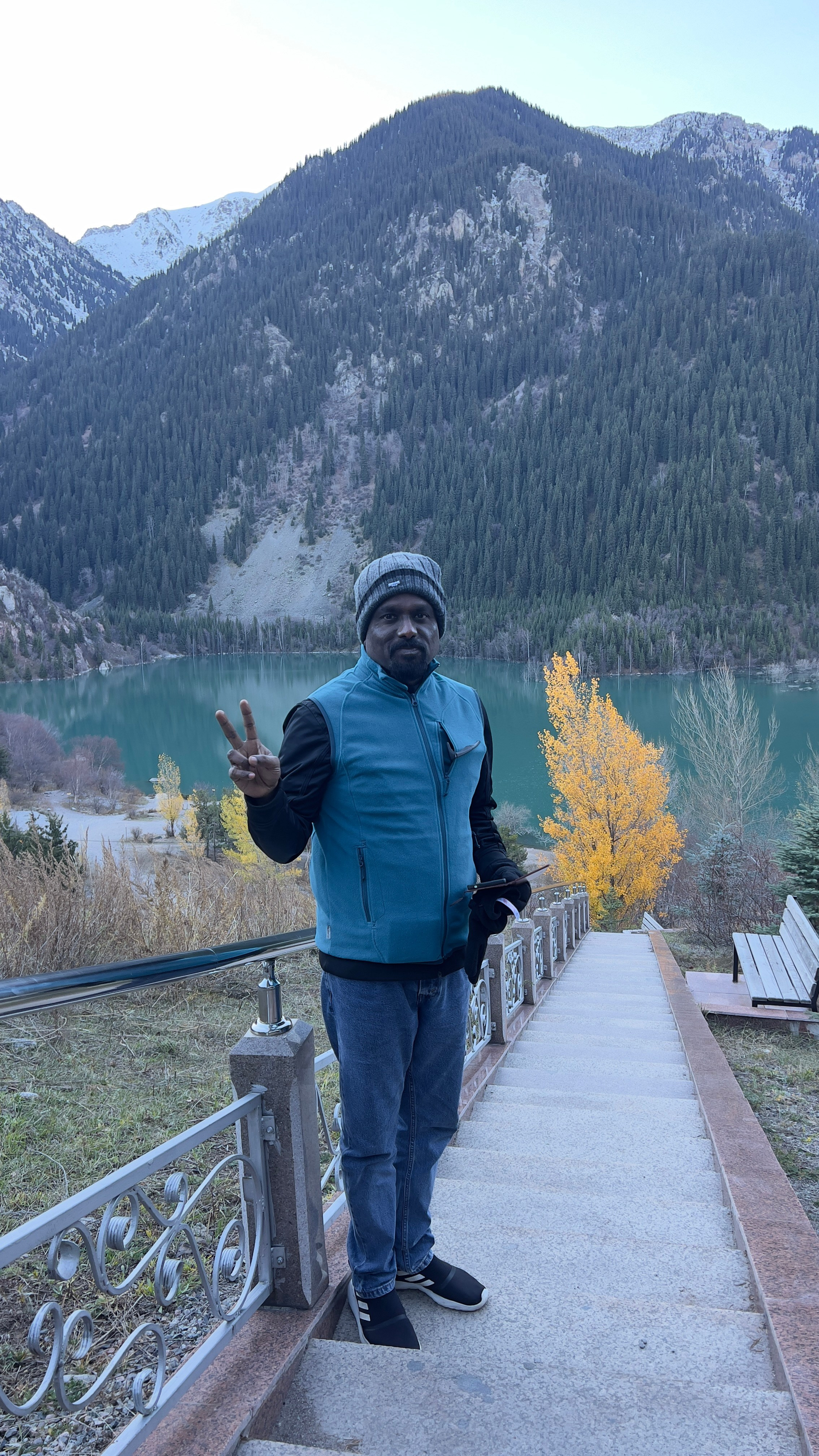 Melon Travel в Алматы: экскурсии и джип туры в Чарынский каньон, озера Каинды, Кольсай, Иссык, национальный парк Алтын Эмель