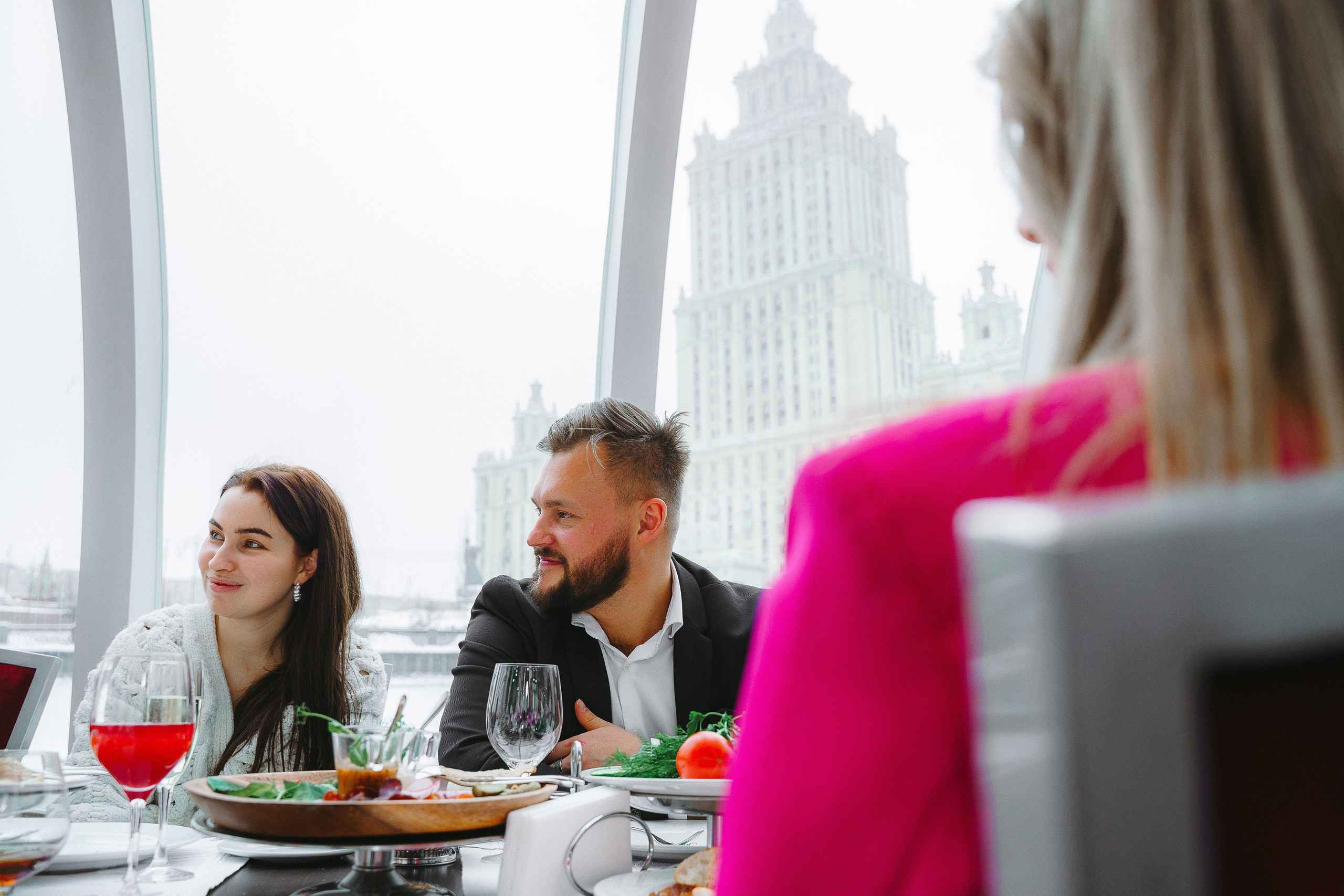 Свадебная фотосессия в Barvikha Hotel & SPA 5*. Свадебный фотограф в Барвихе в ЗАГС