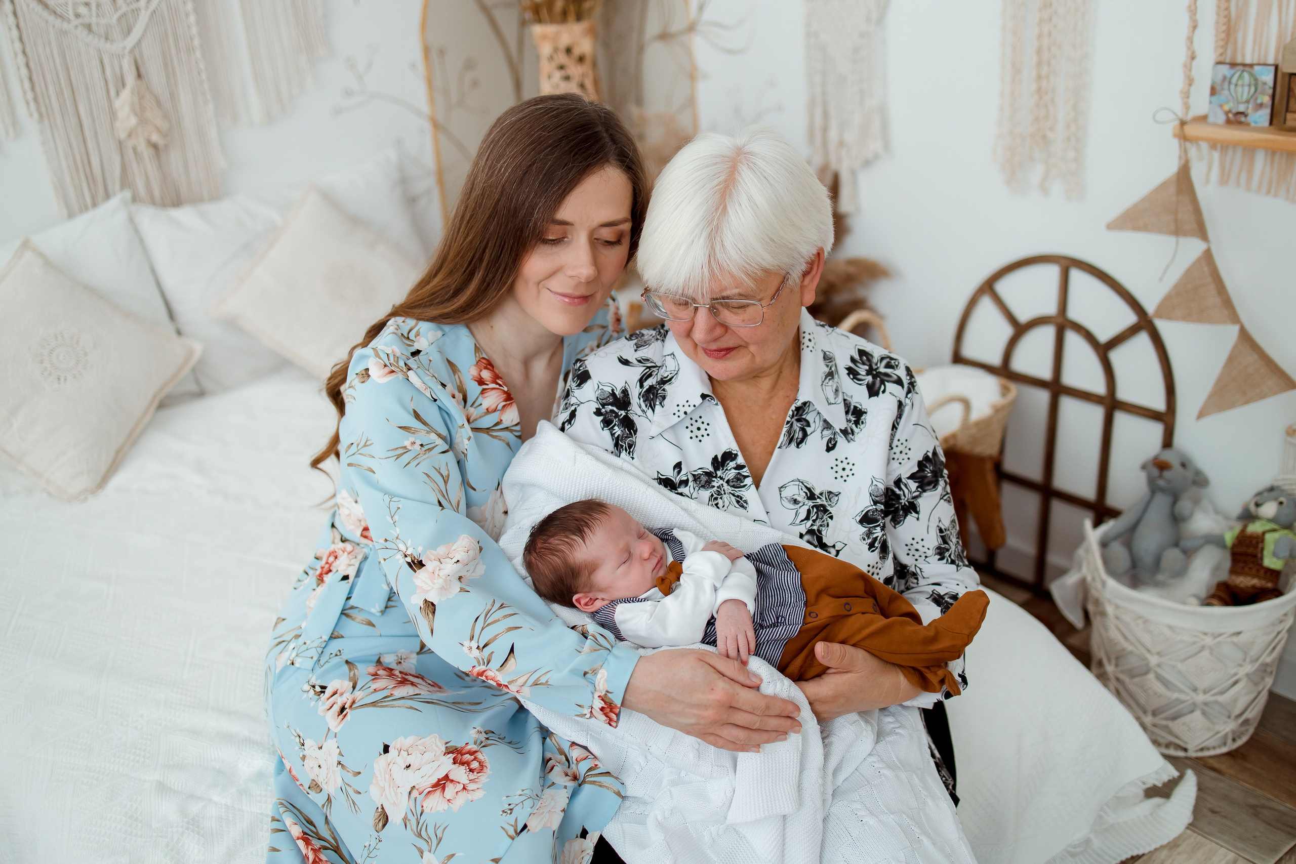 Роберт, 8 дней. Семейный и детский фотограф в Железногорске Саламахо Ольга