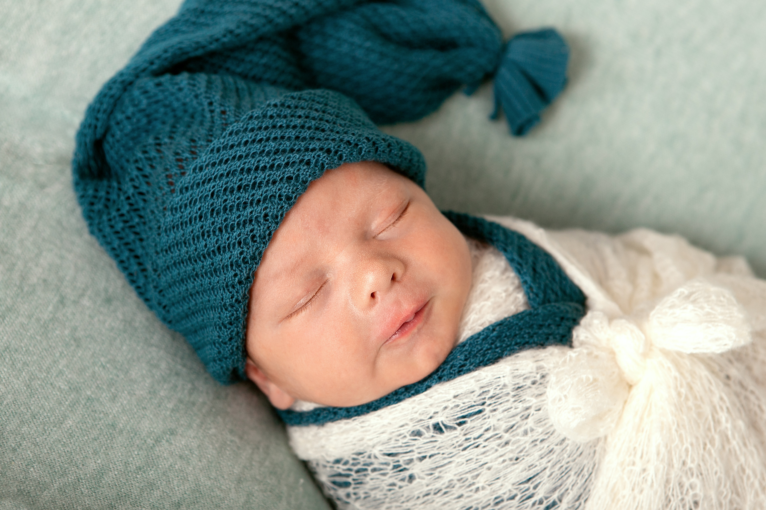 Фотограф новорожденных в Омске. Фотосессия новорожденных. Выезд. Фотограф Наталья Стаг в Омске. Фотографирую в разных стилях в разных студиях, а так же в школах и садах. Печатаю выпускные фотоальбомы