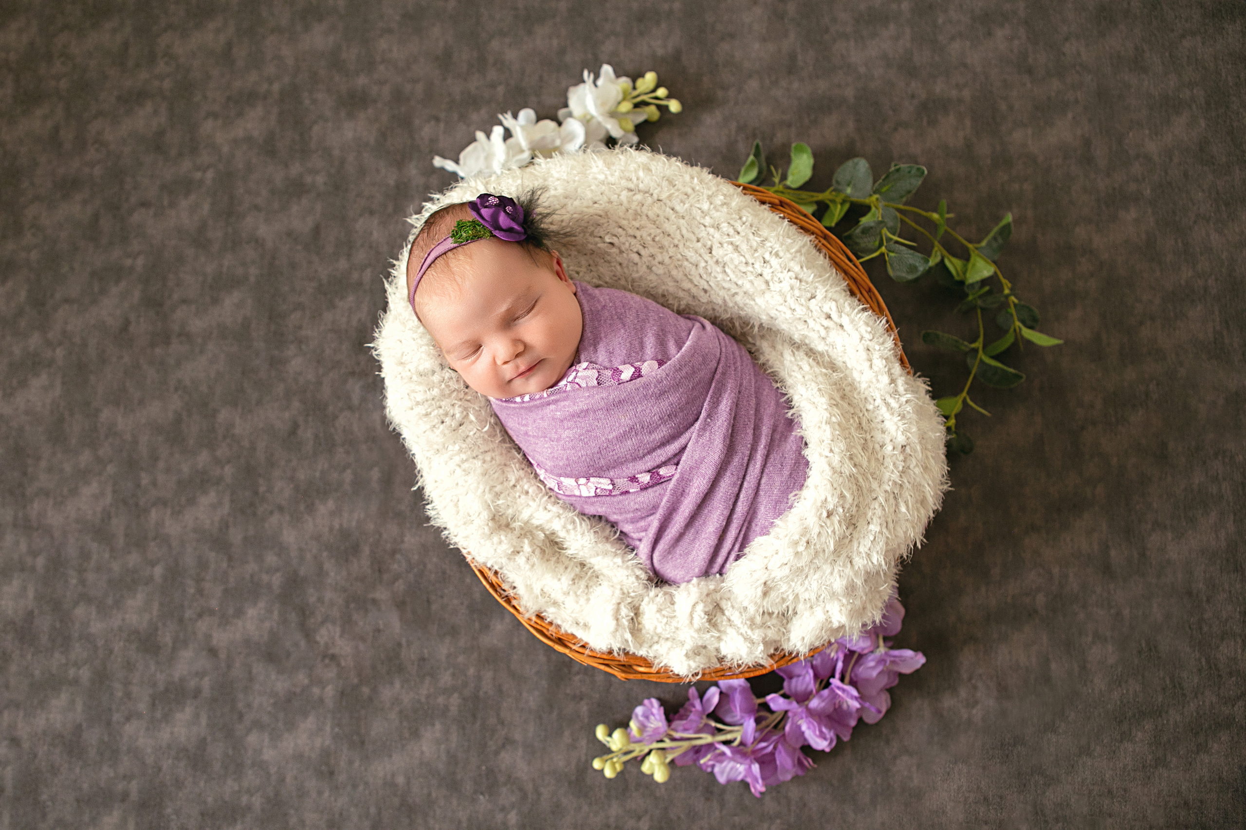 Фотограф новорожденных в Омске. Фотосессия новорожденных. Выезд. Фотограф Наталья Стаг в Омске. Фотографирую в разных стилях в разных студиях, а так же в школах и садах. Печатаю выпускные фотоальбомы