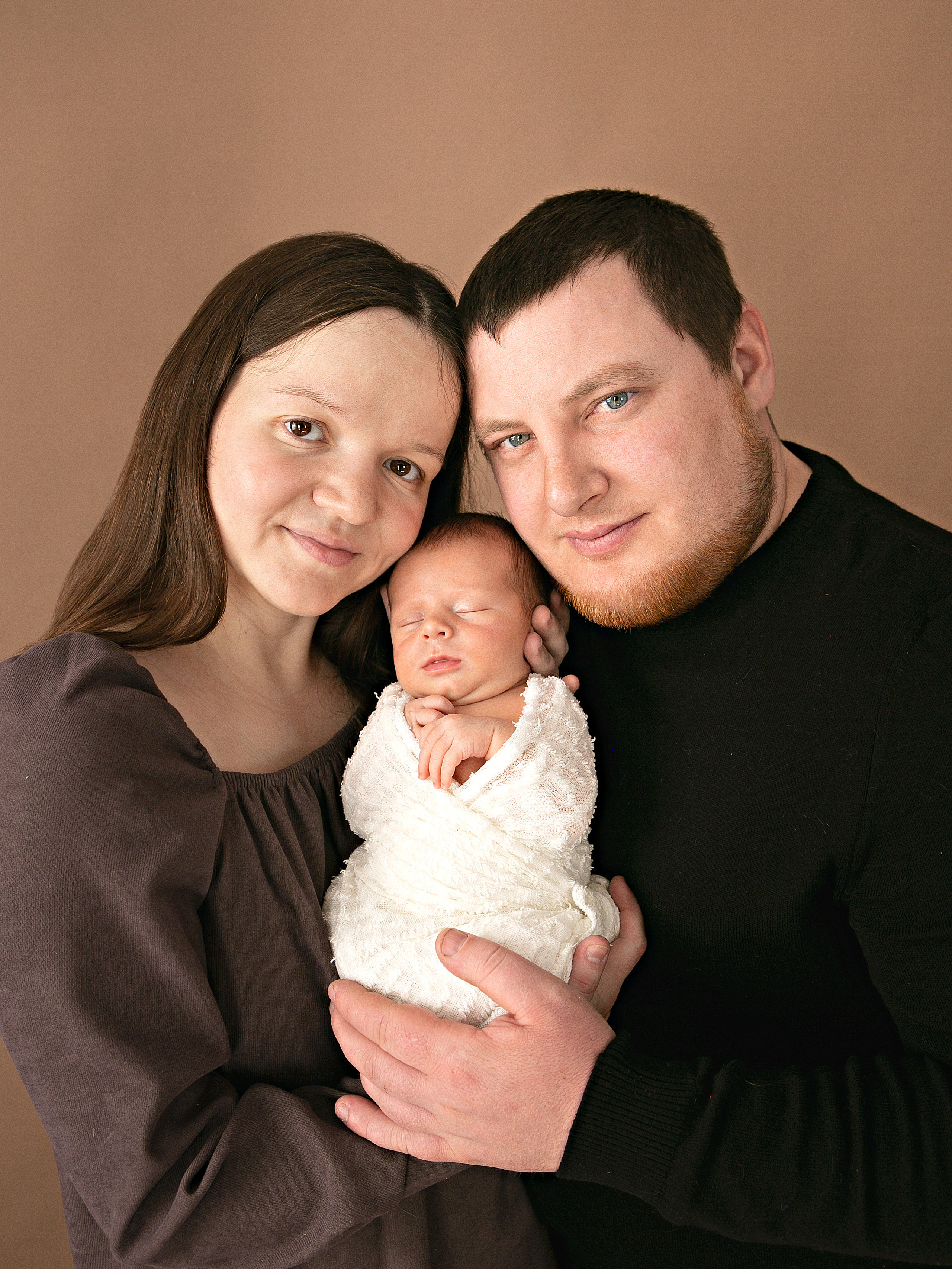 Фотограф новорожденных в Омске. Фотосессия новорожденных. Выезд. Фотограф Наталья Стаг в Омске. Фотографирую в разных стилях в разных студиях, а так же в школах и садах. Печатаю выпускные фотоальбомы