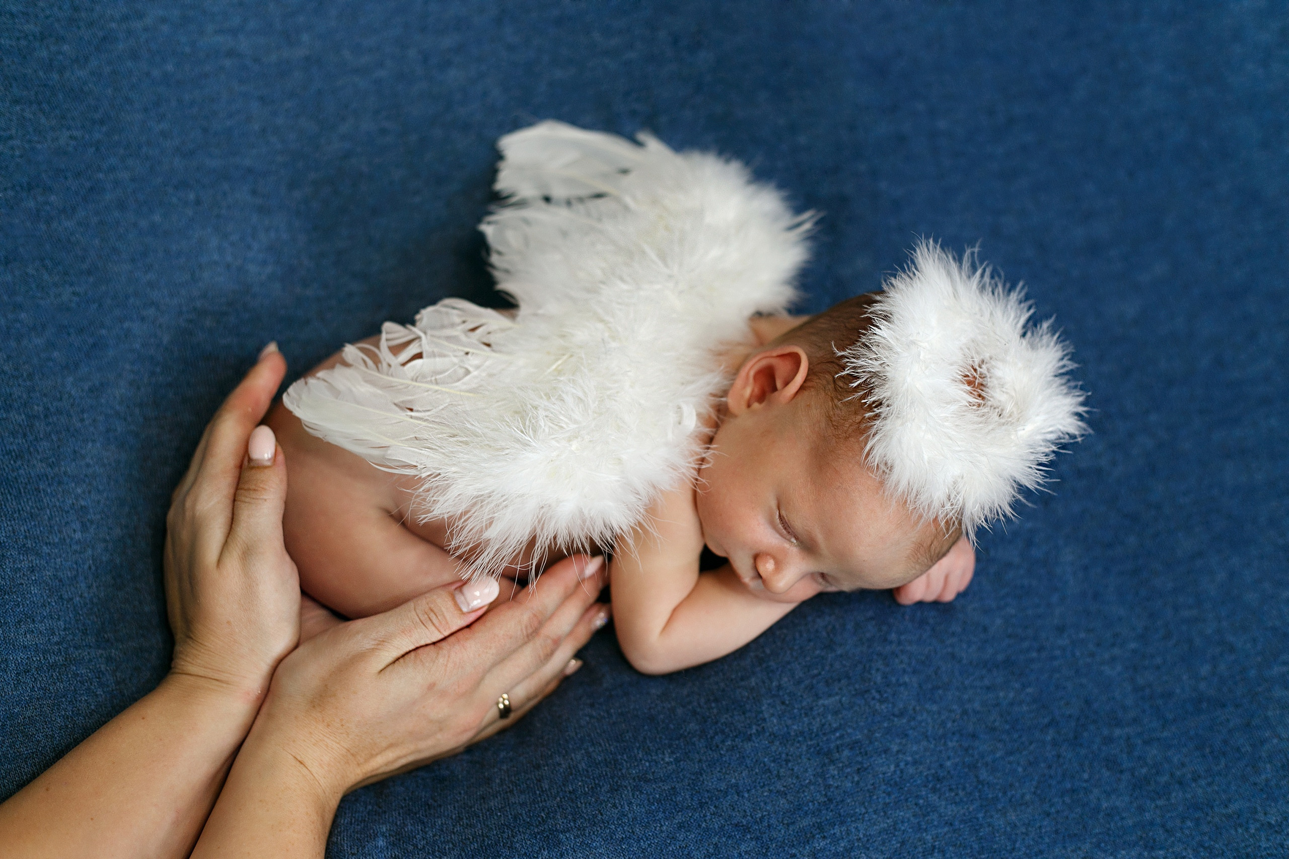 Фотограф новорожденных в Омске. Фотосессия новорожденных. Выезд. Фотограф Наталья Стаг в Омске. Фотографирую в разных стилях в разных студиях, а так же в школах и садах. Печатаю выпускные фотоальбомы