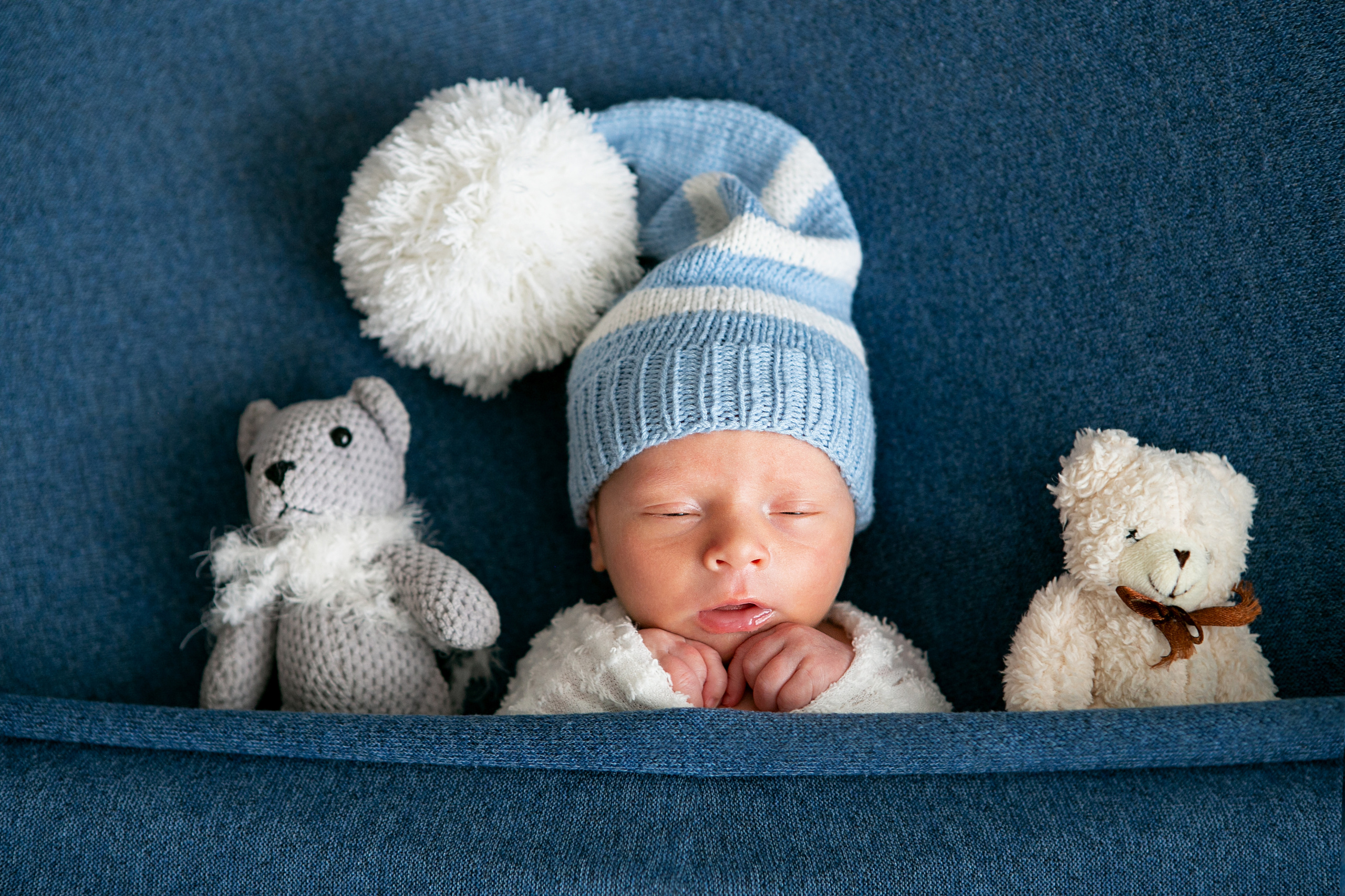 Фотограф новорожденных в Омске. Фотосессия новорожденных. Выезд. Фотограф Наталья Стаг в Омске. Фотографирую в разных стилях в разных студиях, а так же в школах и садах. Печатаю выпускные фотоальбомы