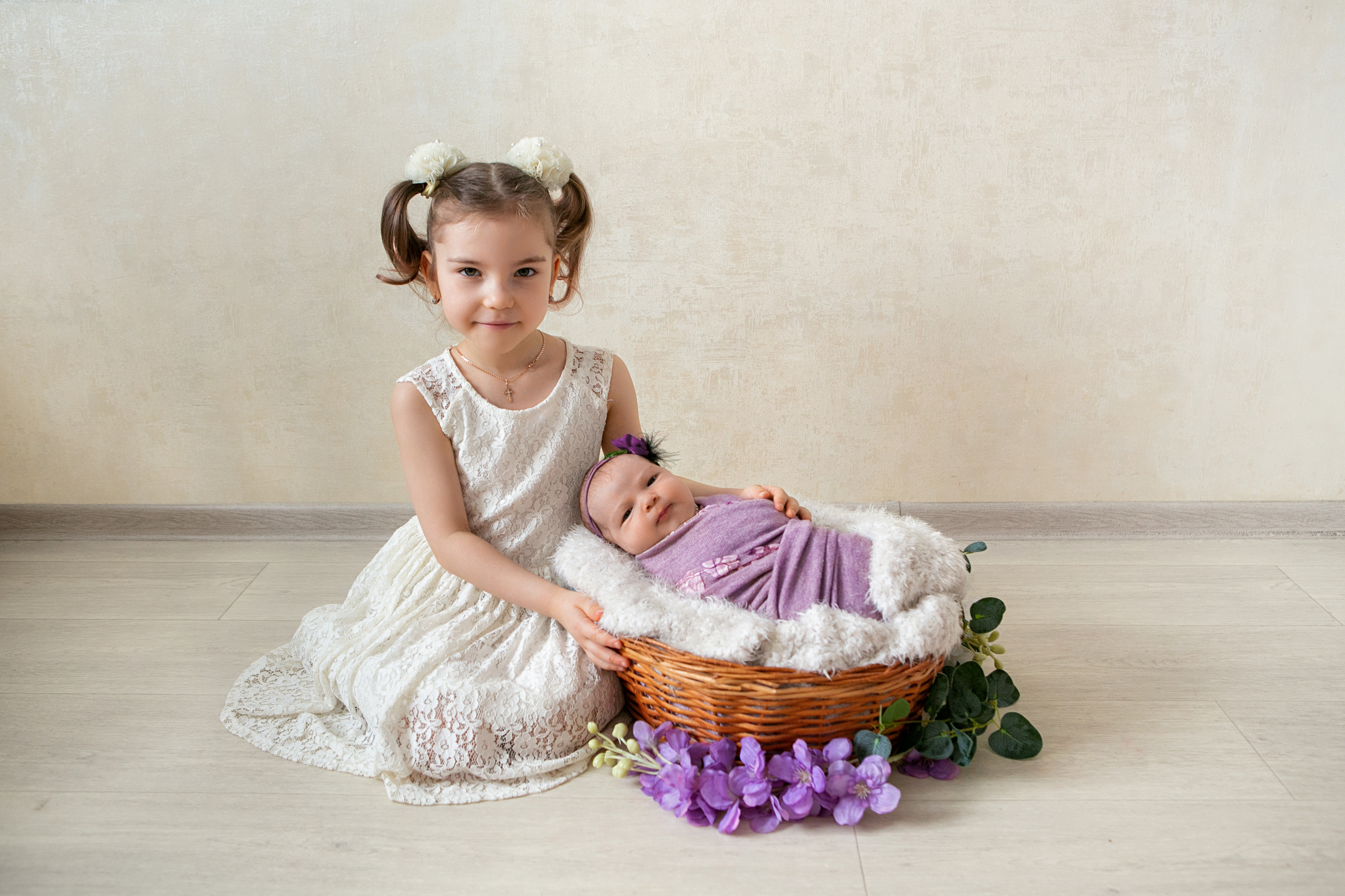 Фотограф новорожденных в Омске. Фотосессия новорожденных. Выезд. Фотограф Наталья Стаг в Омске. Фотографирую в разных стилях в разных студиях, а так же в школах и садах. Печатаю выпускные фотоальбомы