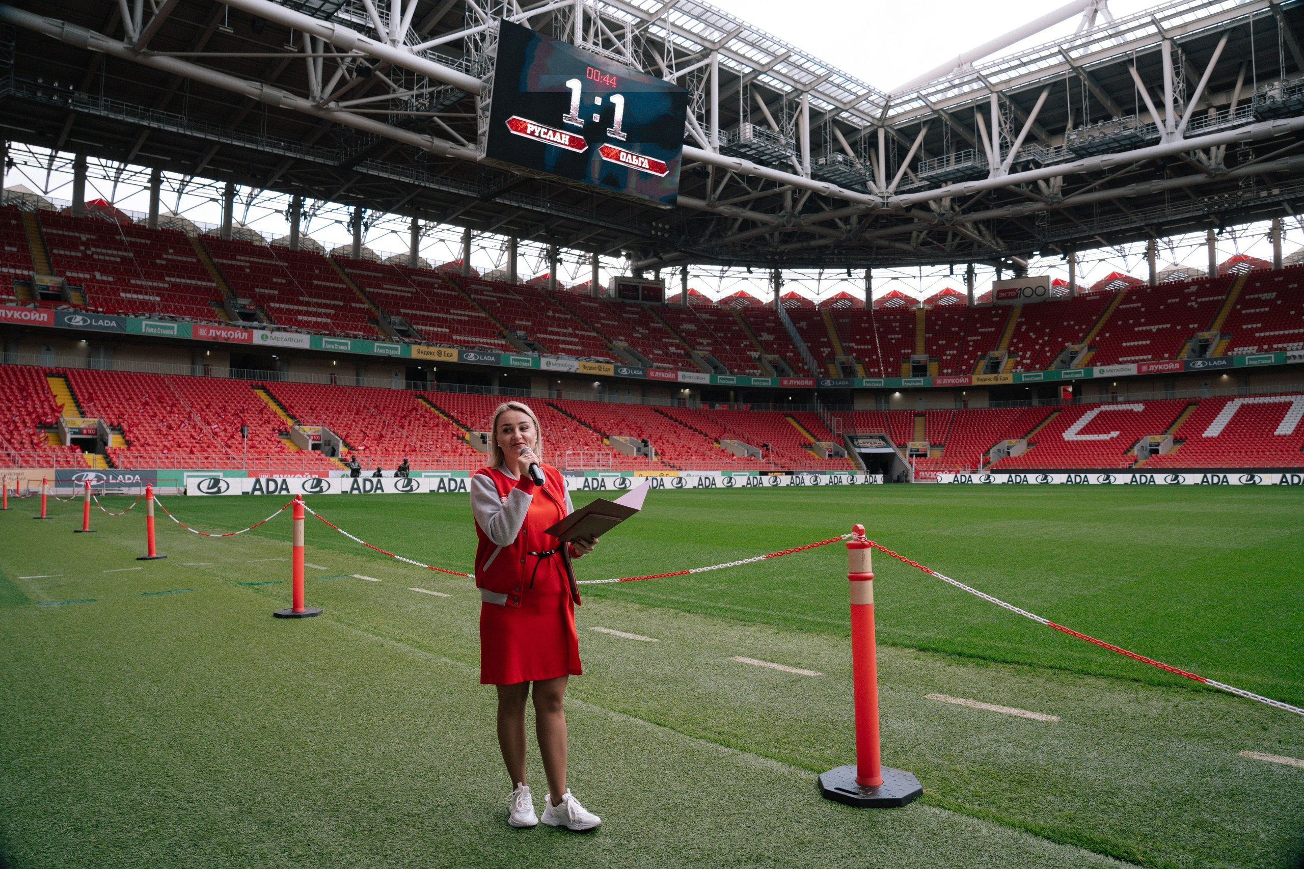 Свадебная фотосессия на стадионе Спартак Тушино